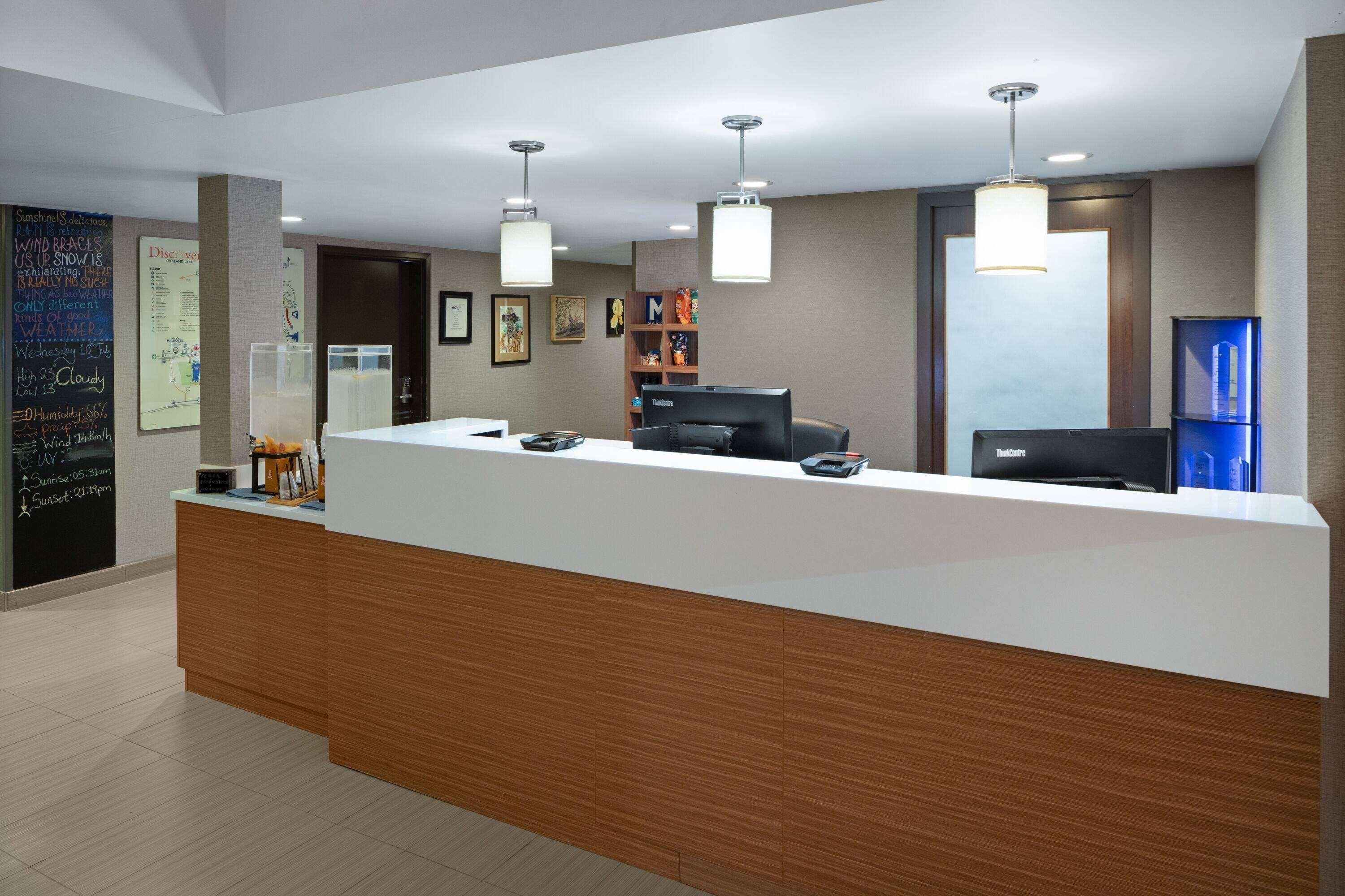 Vista Lobby Microtel Inn & Suites by Wyndham Kirkland Lake