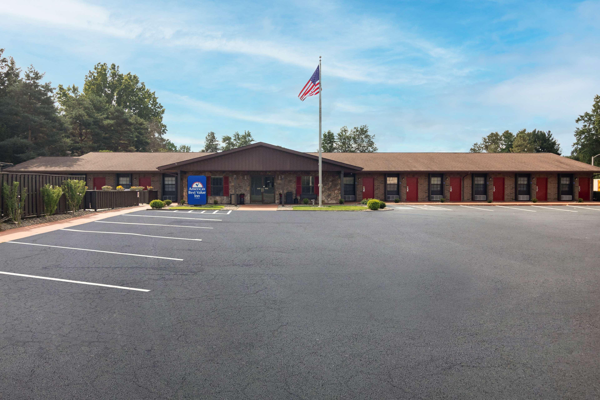 Vista Exterior Americas Best Value Inn Alliance