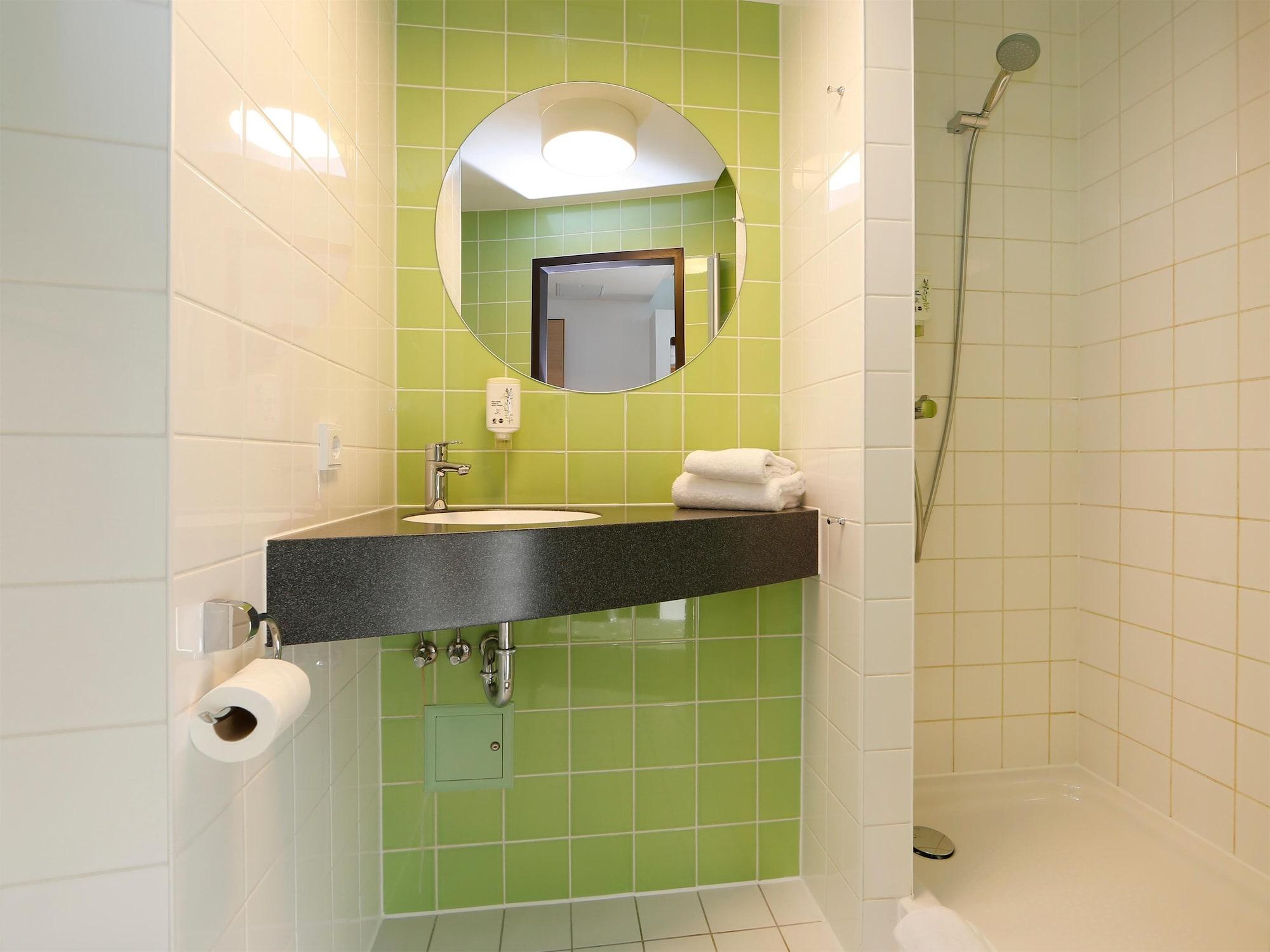 Equipamiento de Habitación B&B Hotel Berlin-Tiergarten