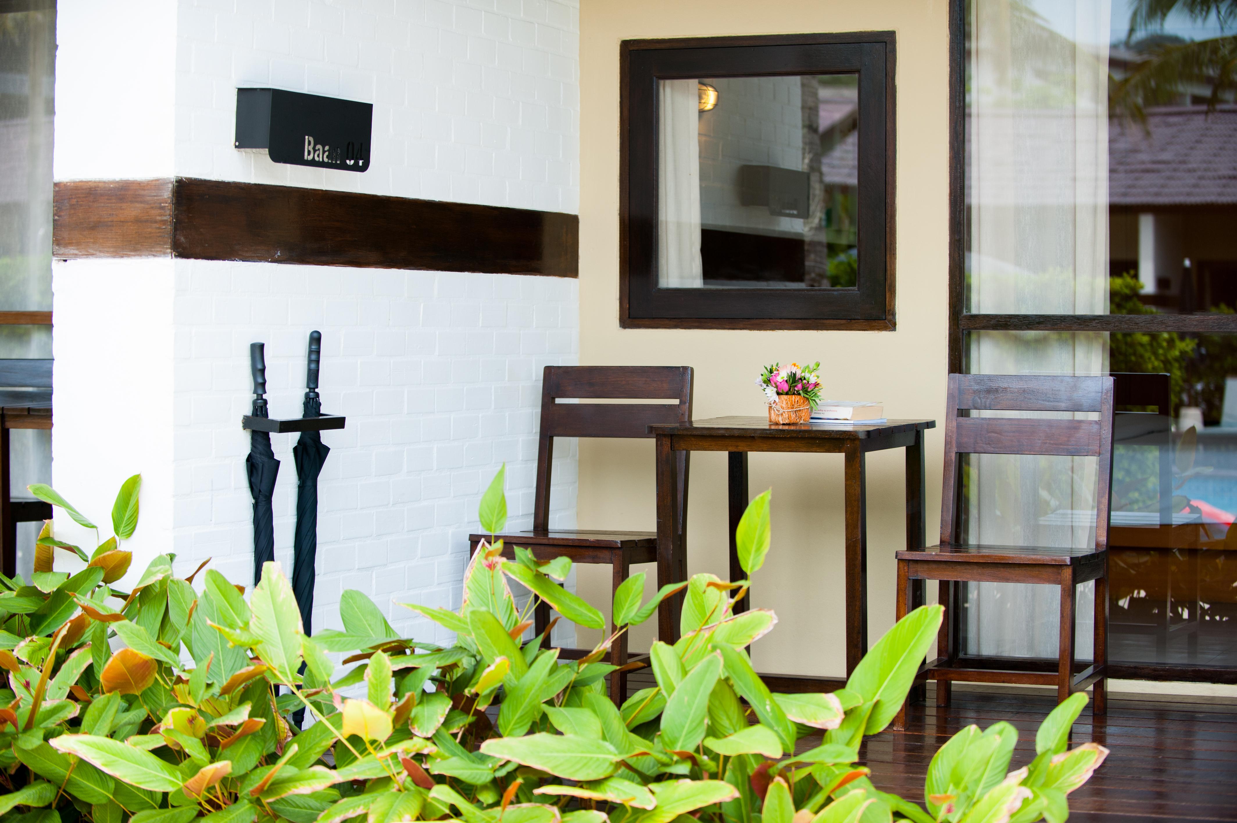Varios Baan Talay Resort