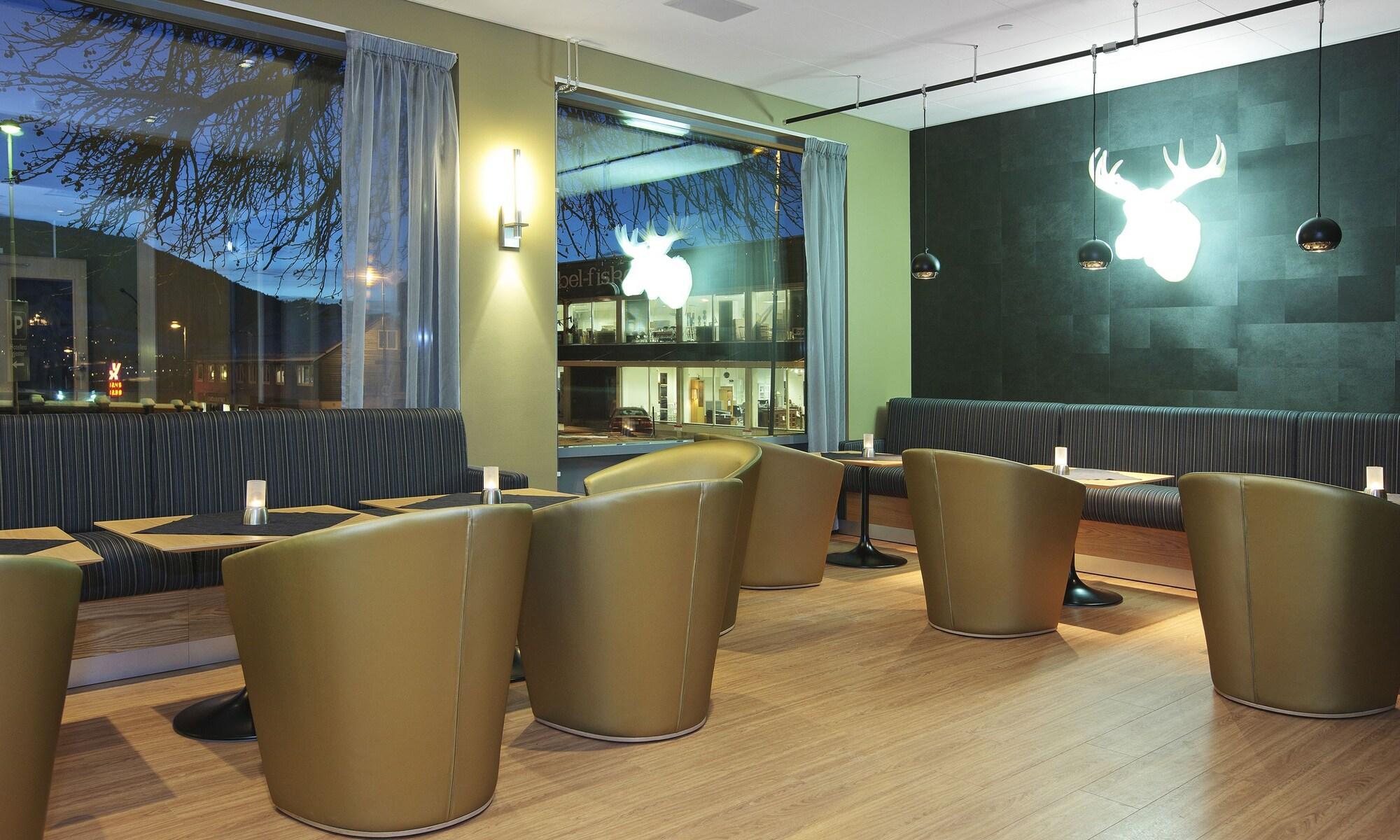 Bar/Salón Thon Hotel Surnadal