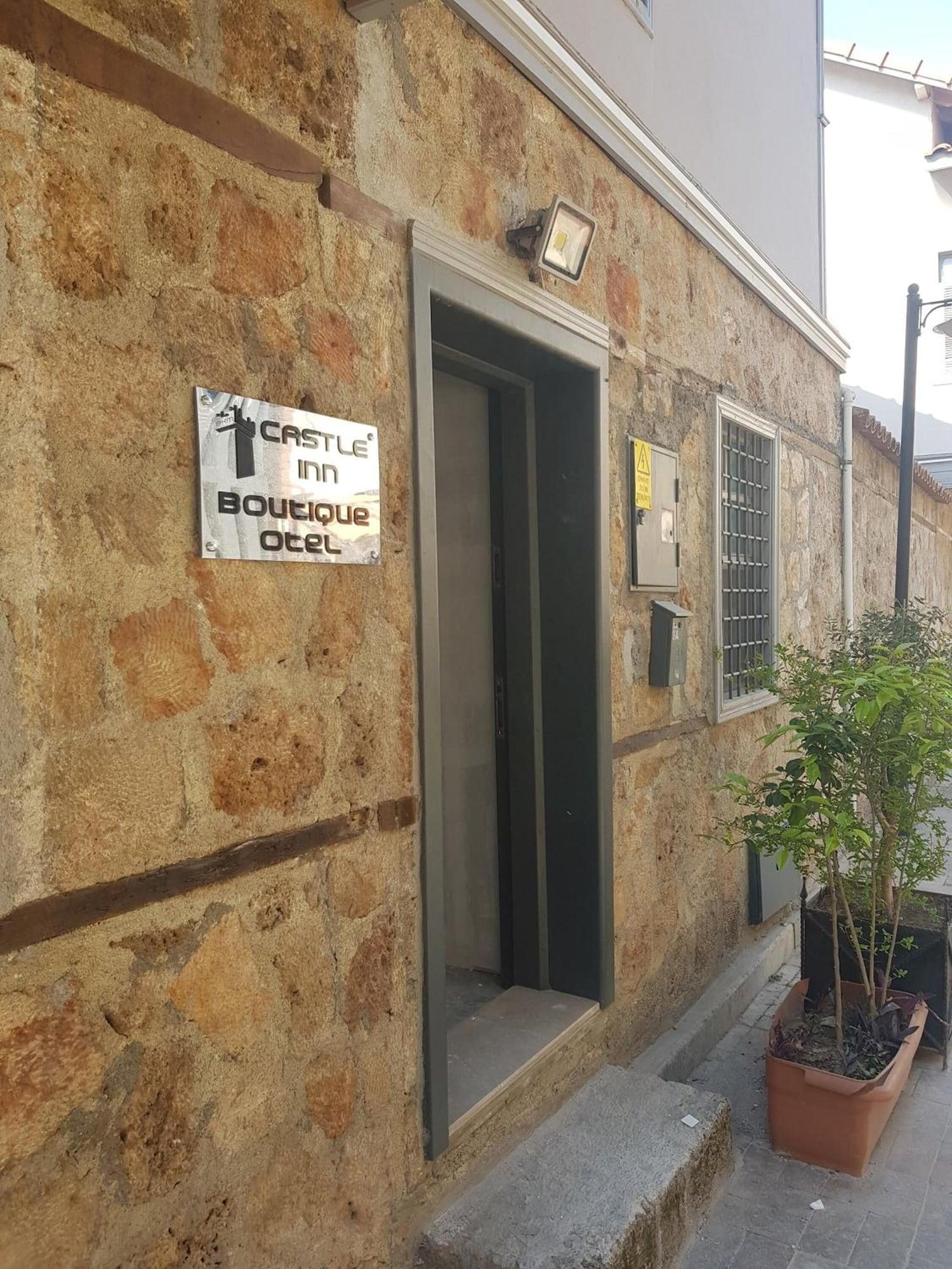 Vista Exterior Castle Inn Boutique Hotel