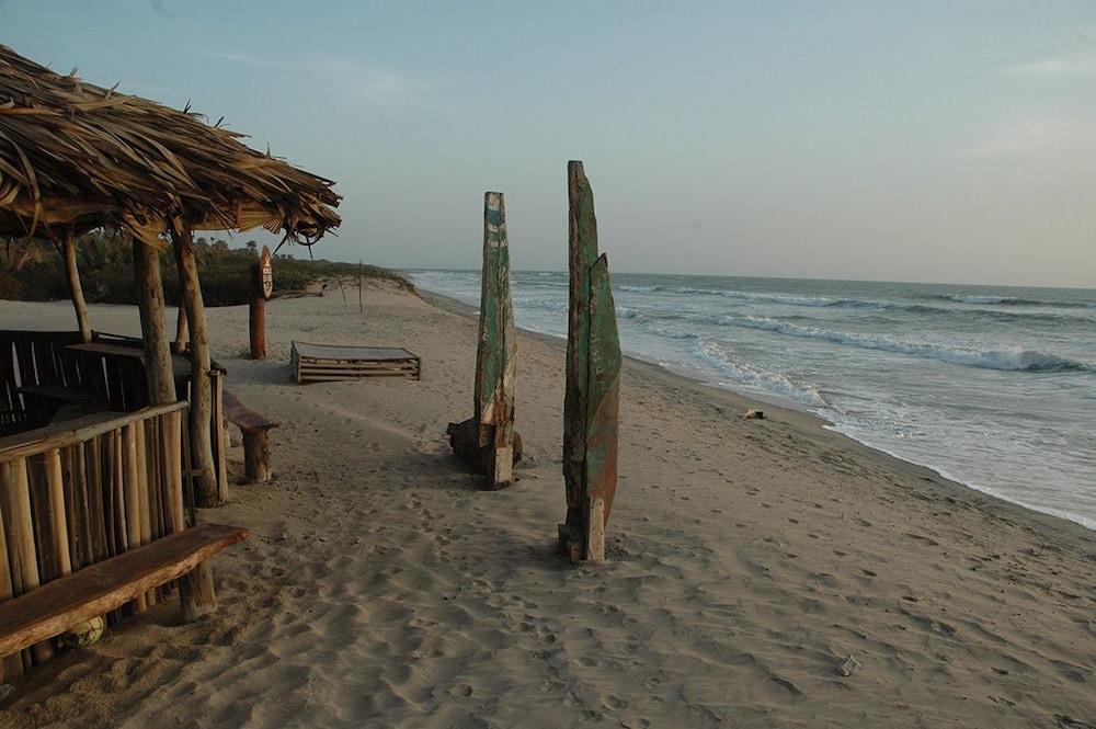 Playa Nemasu Eco-Lodge