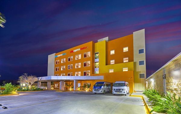 City Express Plus by Marriott Cabo San Lucas - Hoteles 4 estrellas en Los cabos, México