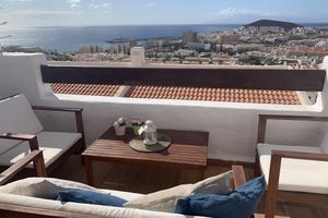 Alquiler Vacacional - Incredible studio with views of all Los Cristianos. Climatized pool. Quiet zone