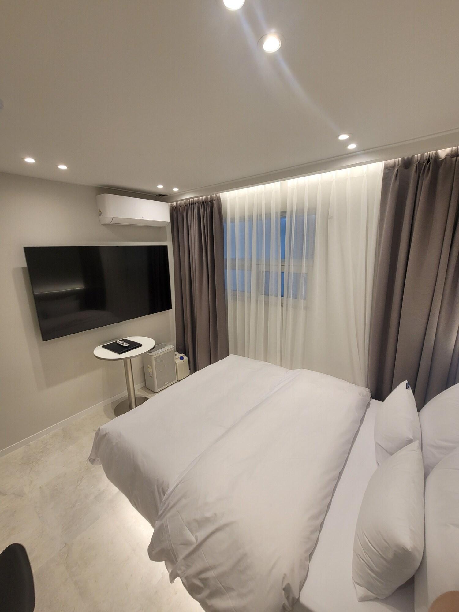 Varios Hwagok August