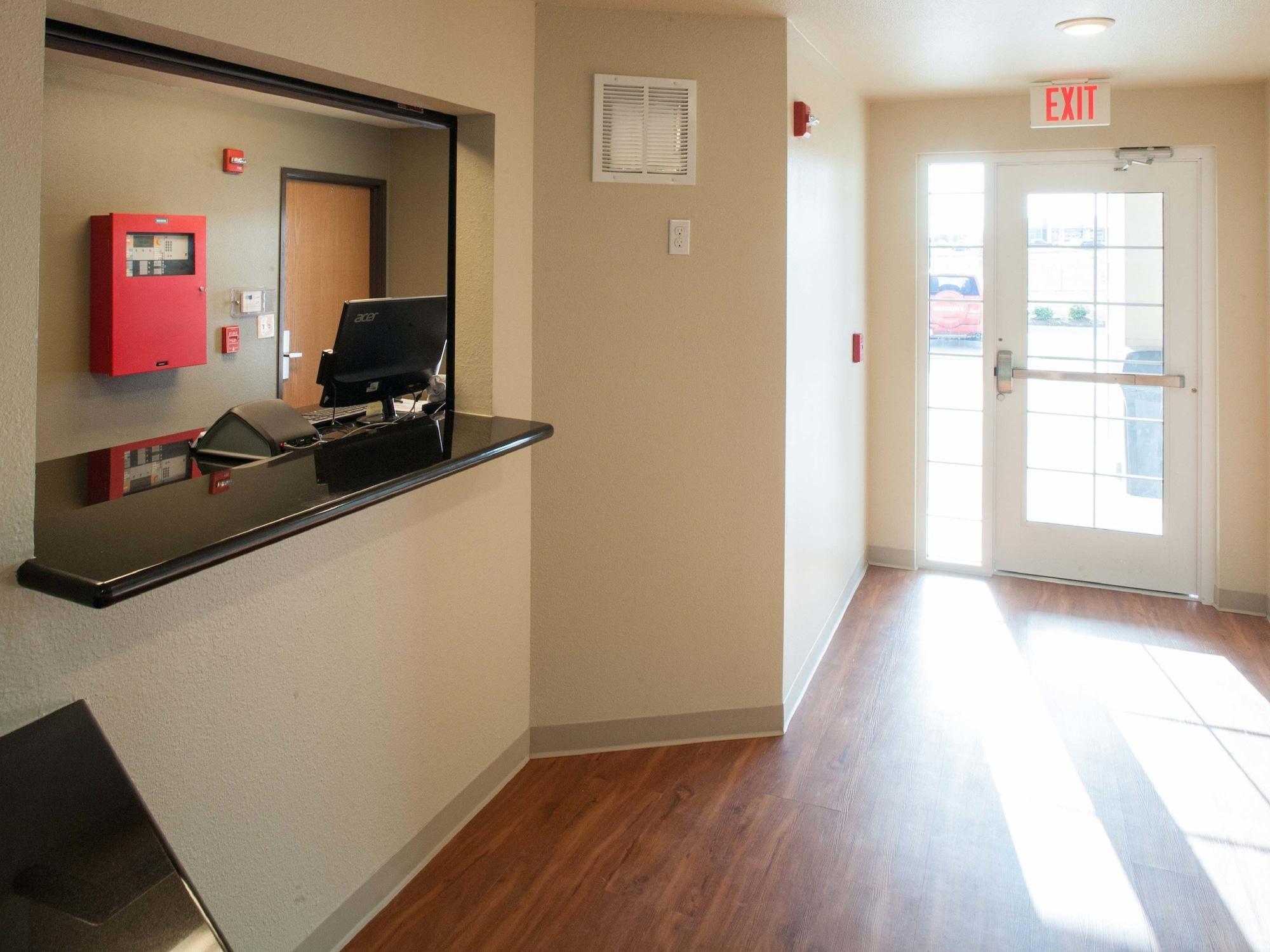 Vista Lobby WoodSpring Suites Manassas Battlefield Park I-66
