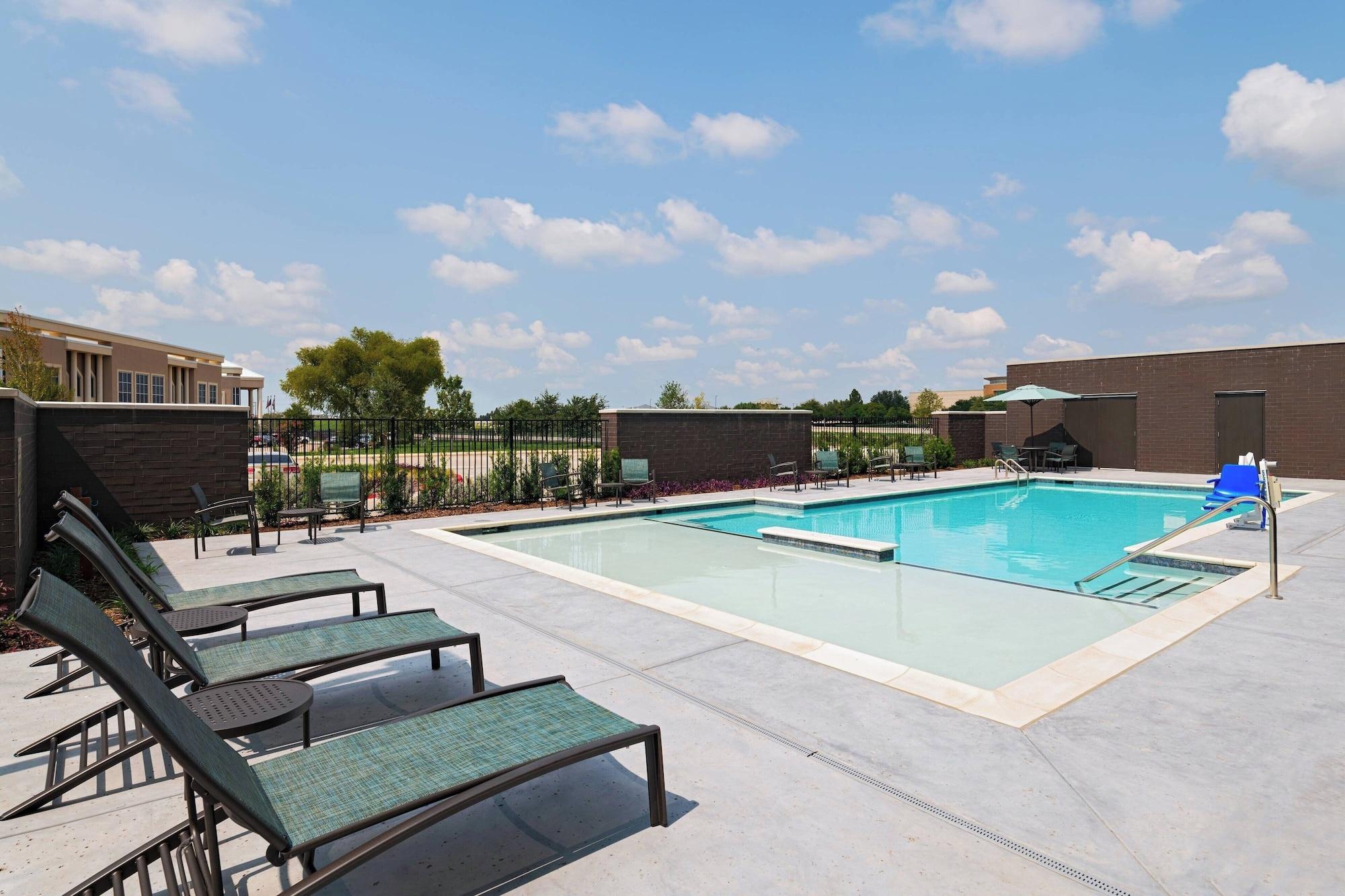 Vista Piscina SpringHill Suites by Marriott Dallas Richardson/University Area