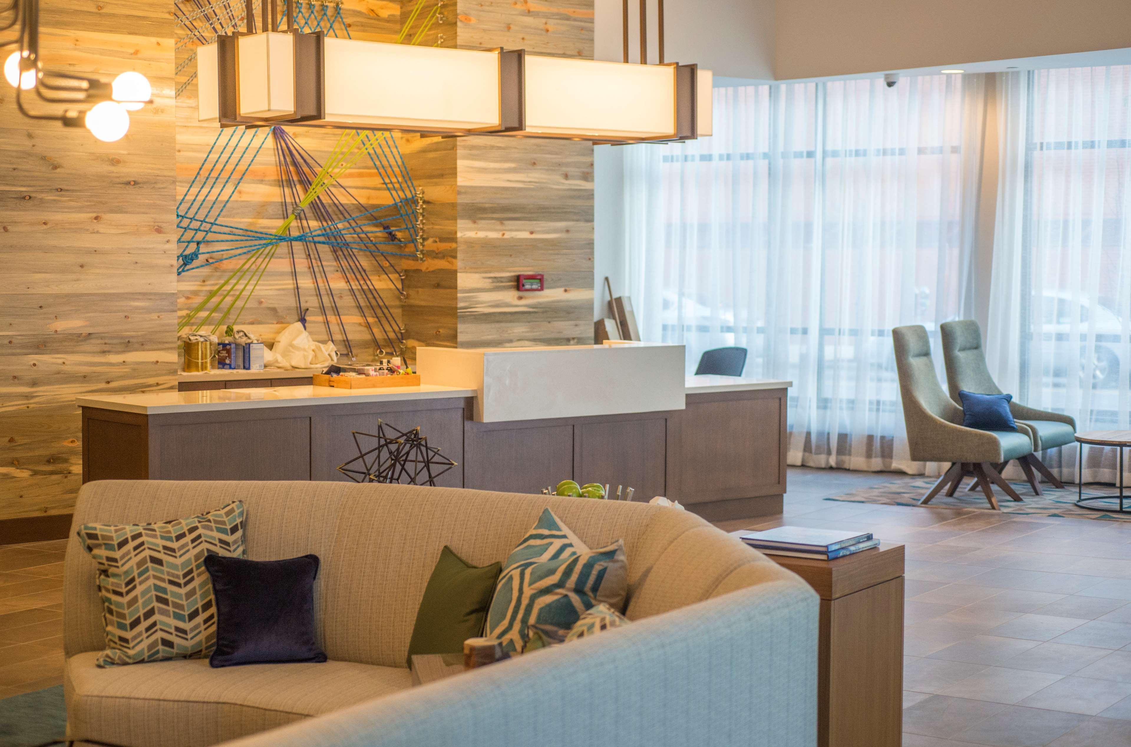 Vista Lobby Hyatt Place Denver Downtown
