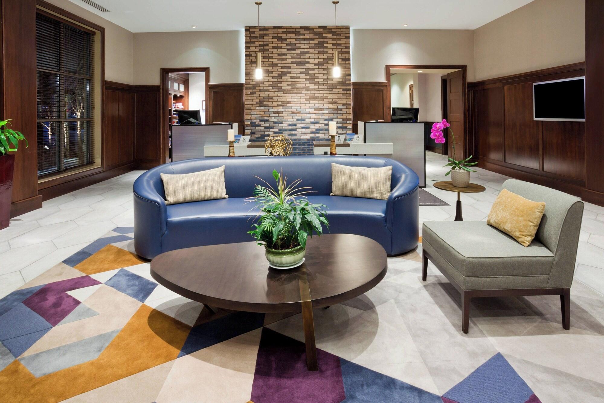 Vista Lobby Sheraton St. Paul Woodbury Hotel