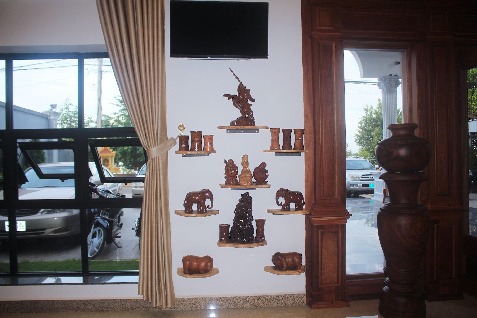 Vista Lobby KC River Hotel