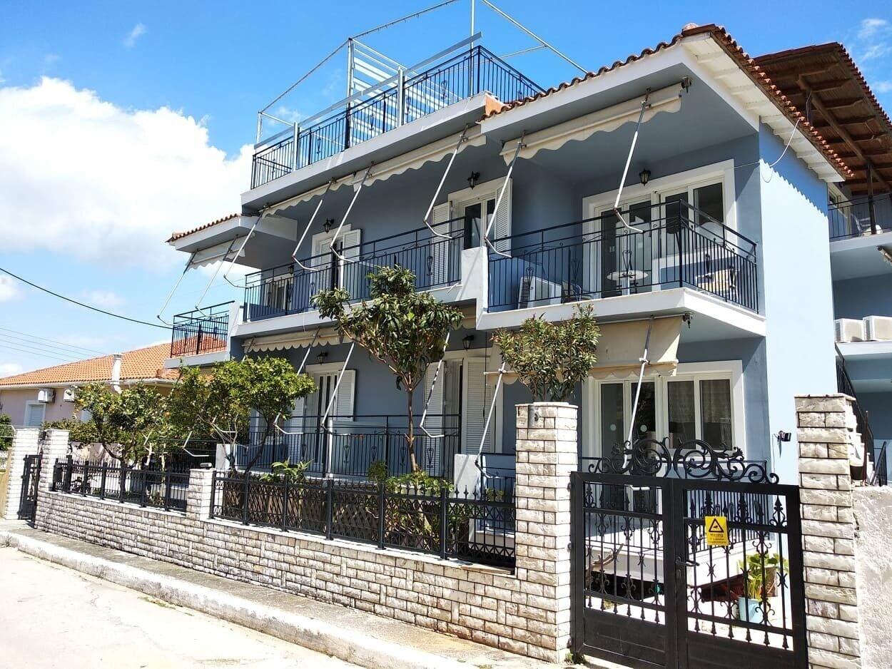 Varios Poseidon Apartments