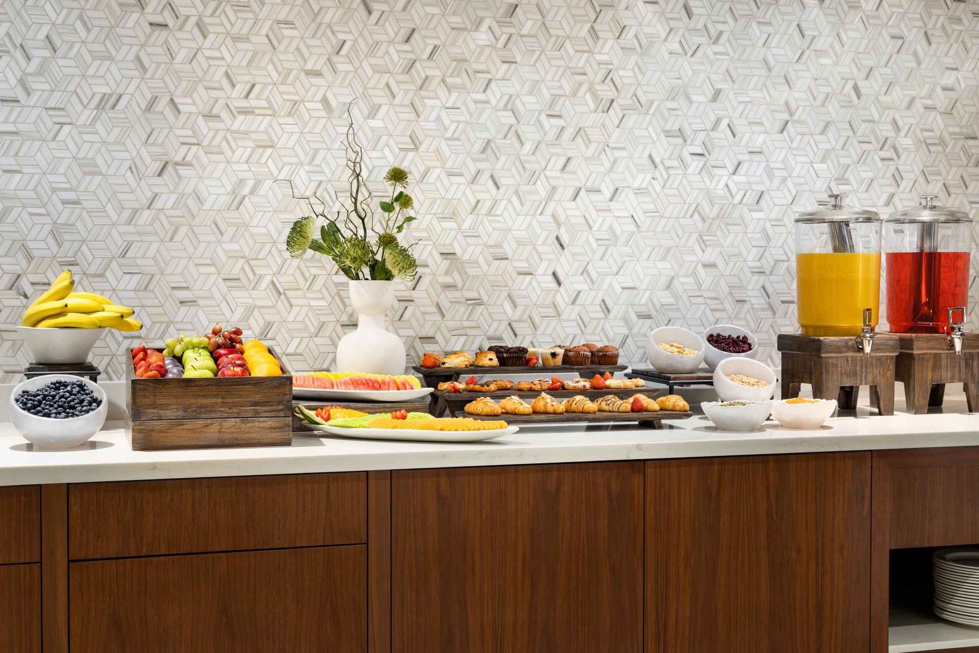 Restaurant Crowne Plaza Toronto Airport by IHG