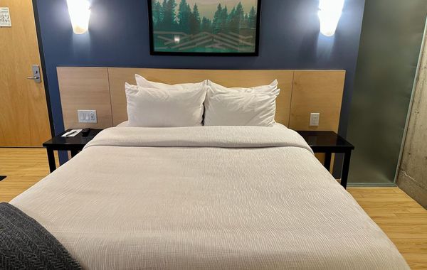 Hotel Le Dauphin Montreal Centre Ville