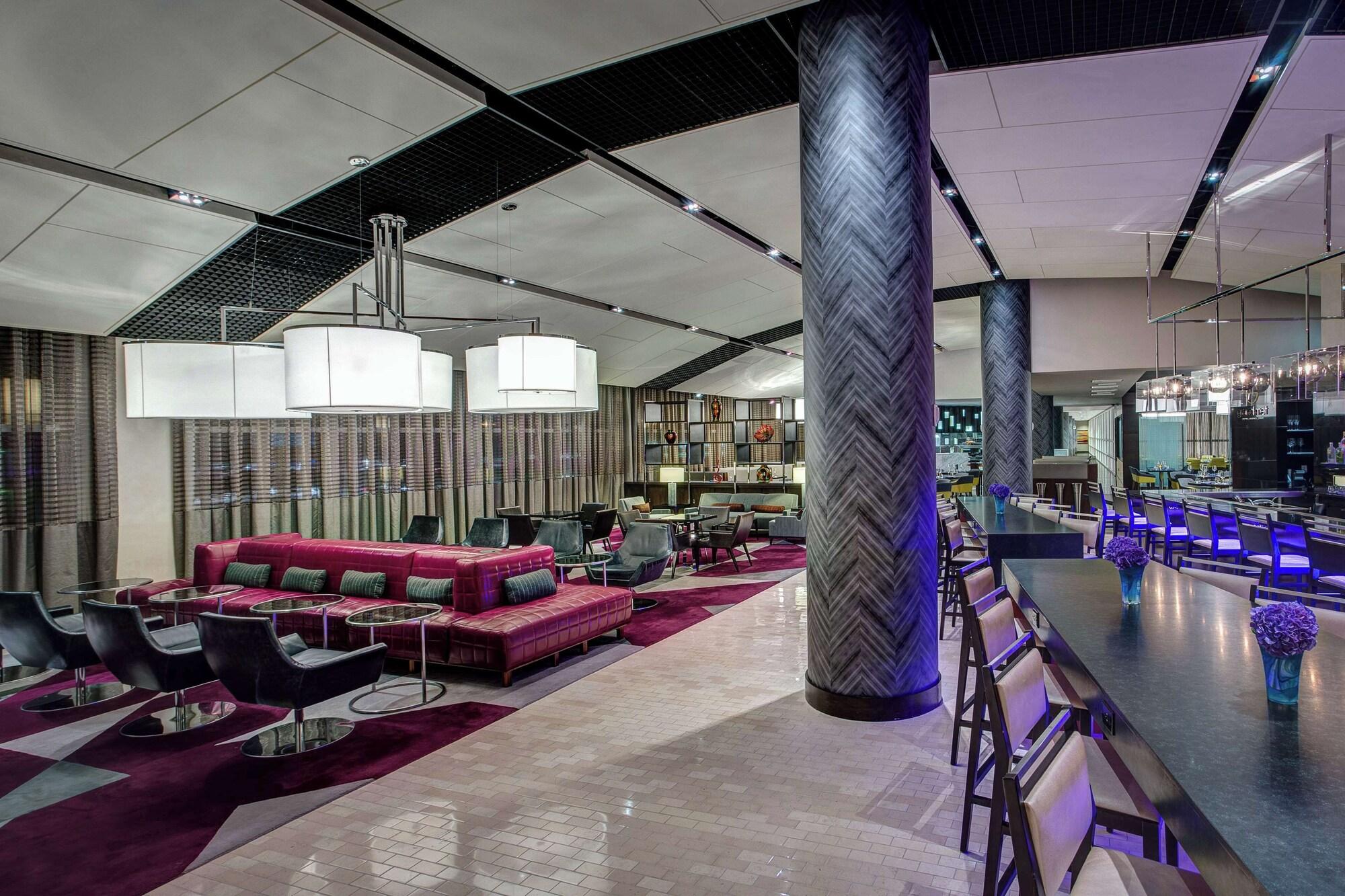 Bar/Salón Grand Hyatt DFW - Connected to the airport