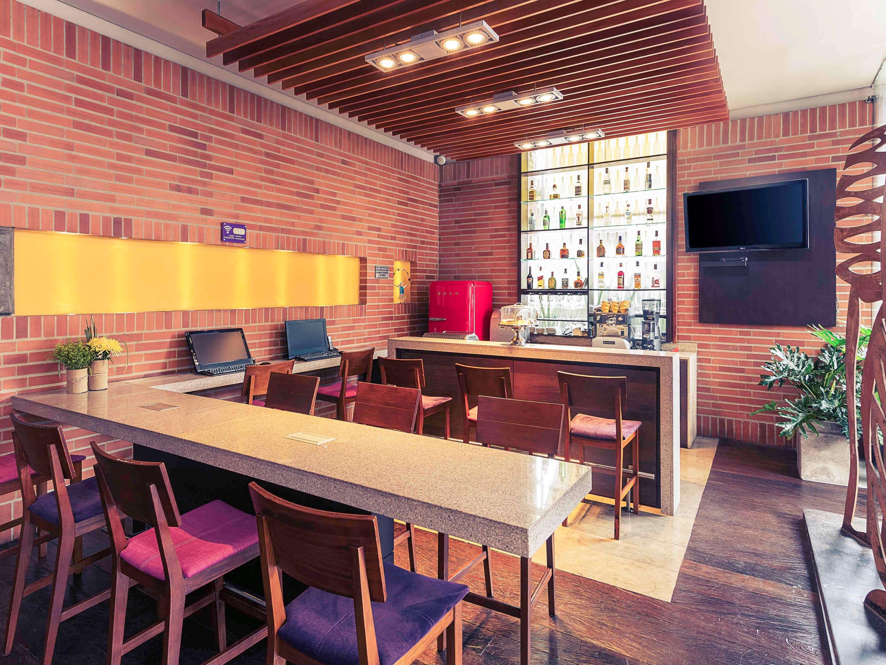 Bar/Lounge Mercure Bogota BH Zona Financiera