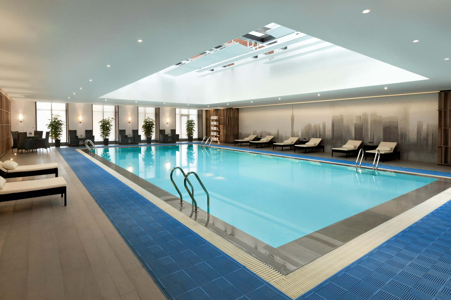 Vista Piscina Hyatt Place Shanghai New Hongqiao