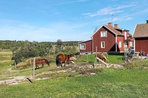 Renta temporal - 9 Person Holiday Home in Tystberga