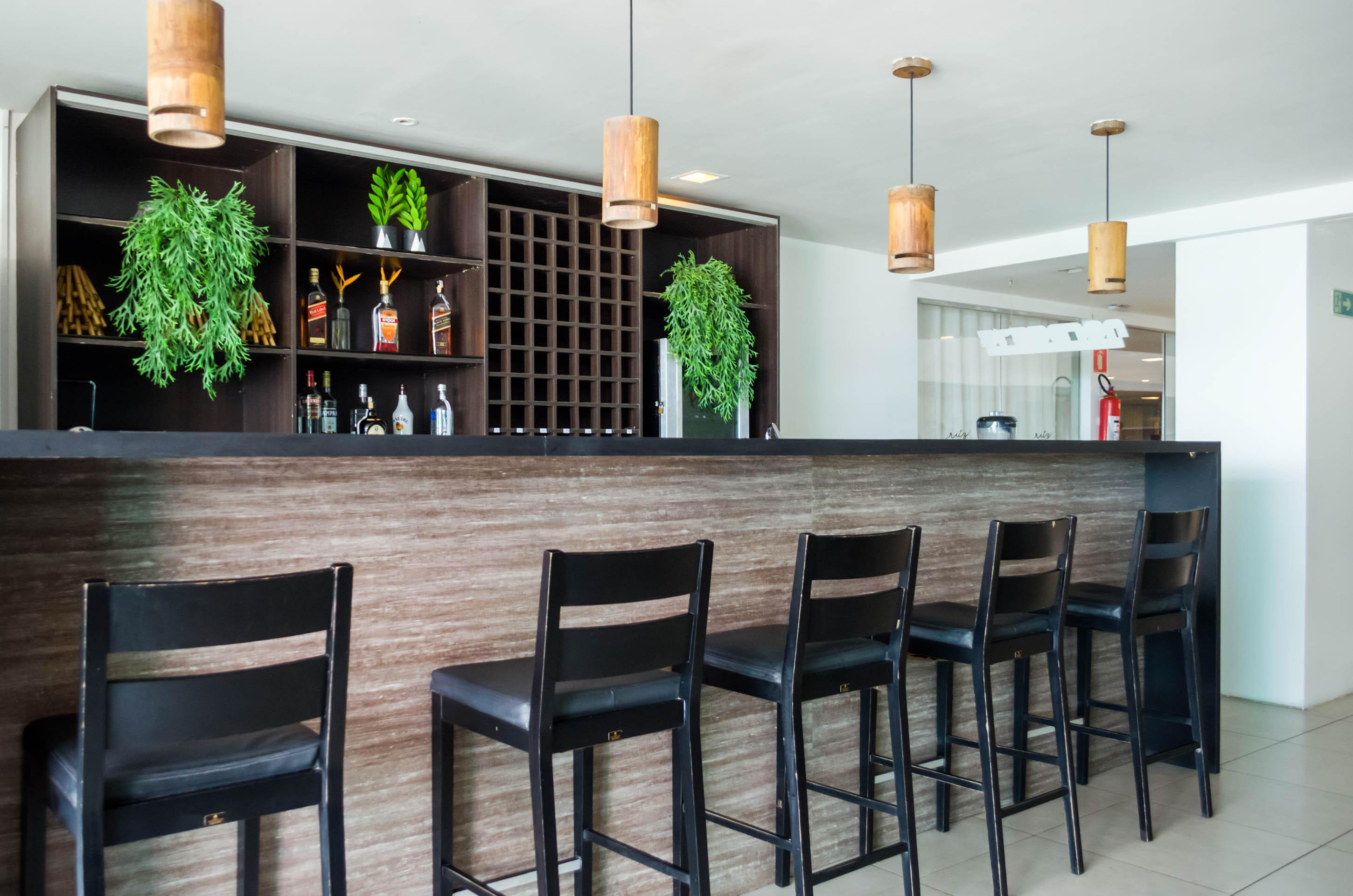 Bar/lounge Ritz Suites Home Service