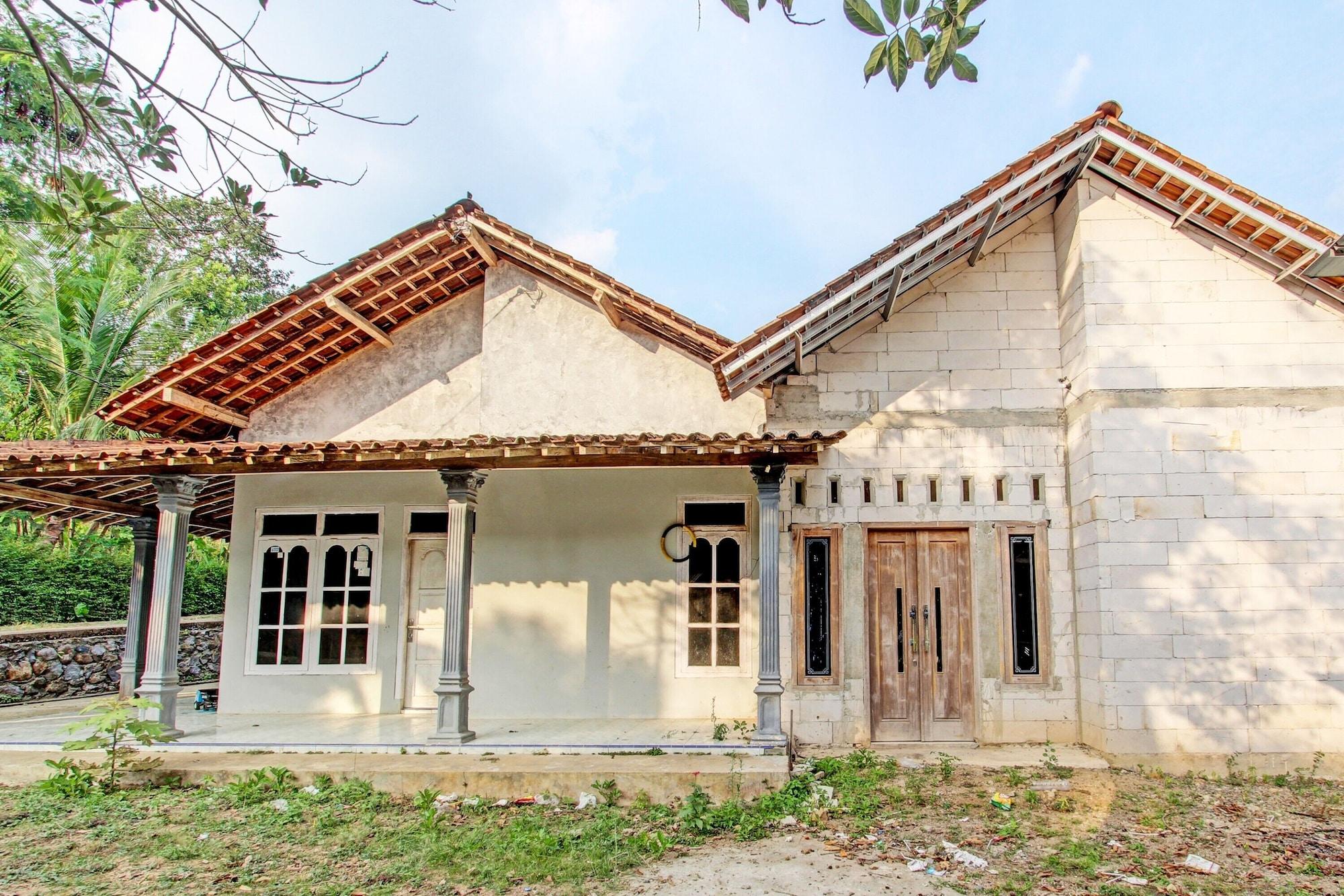 Varios Hotel O Agus Kostel SyariahNearWisata Agro Jollong
