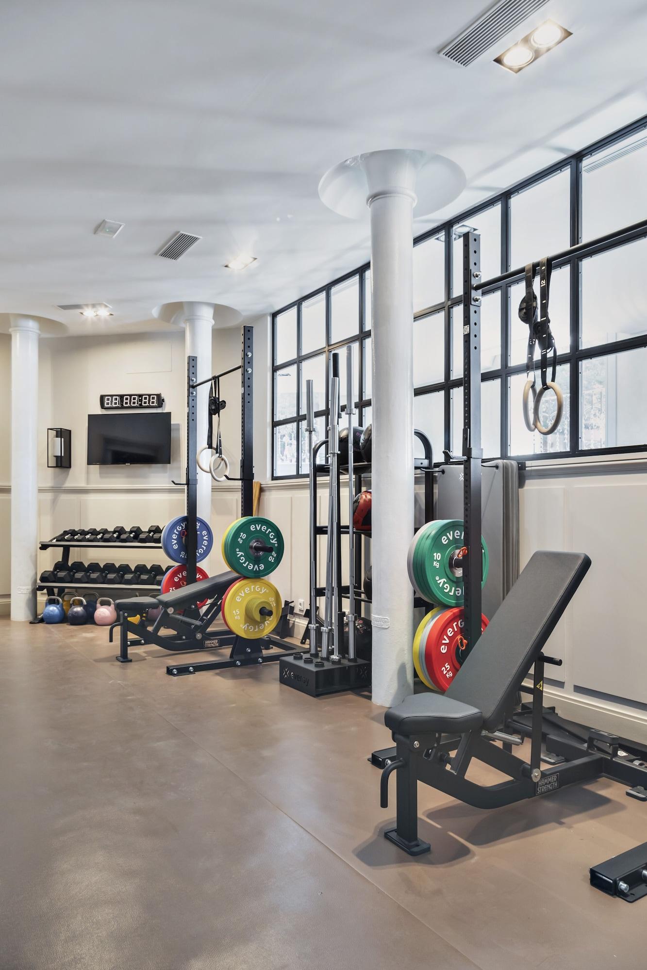 Gimnasio Ayala 63