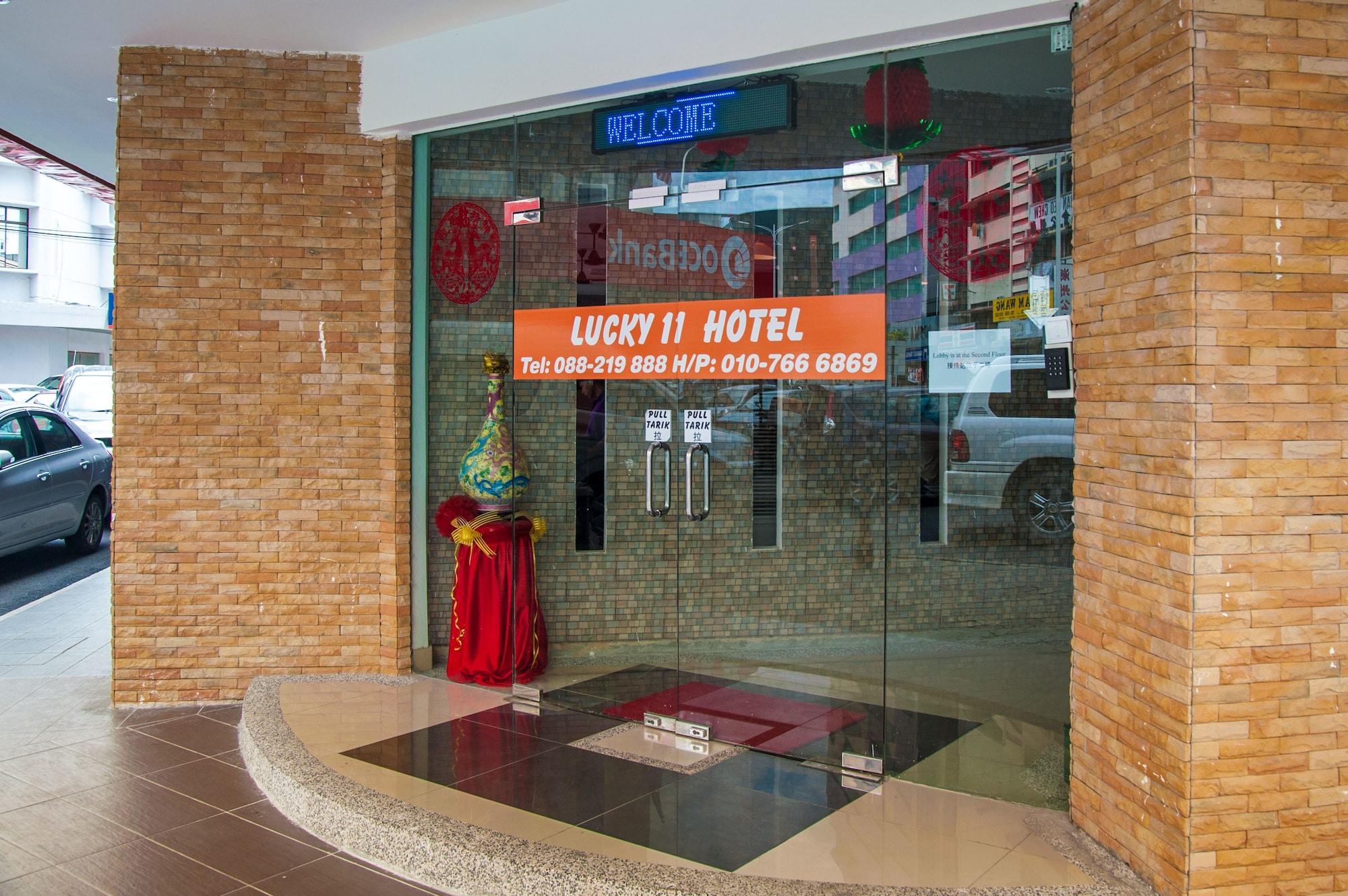 Vista Exterior Lucky 11 Hotel