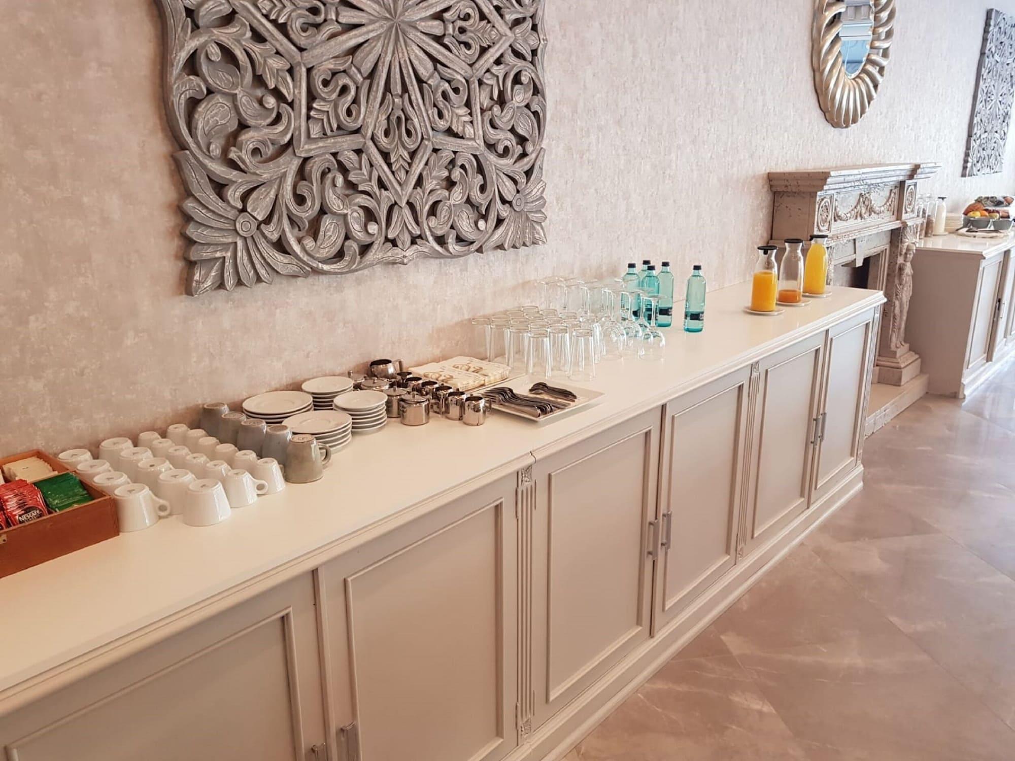 Restaurant B51 Executive Flats Marbella Puerto Banus