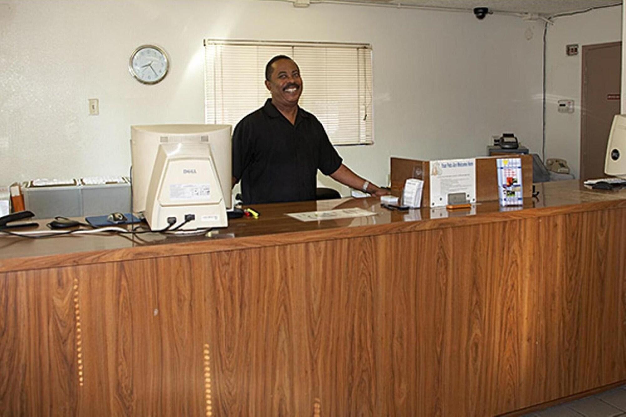 Vista Lobby E-Z 8 Motel Newark