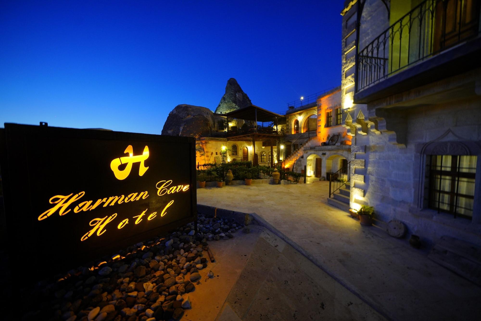 Varios Harman Cave Hotel