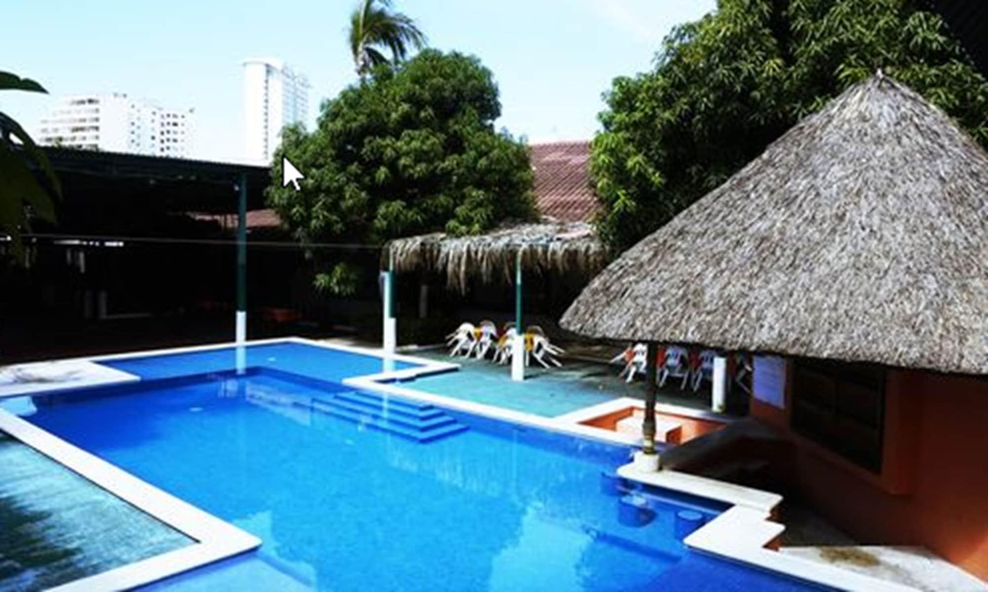 Vista Piscina Hotel Canaima