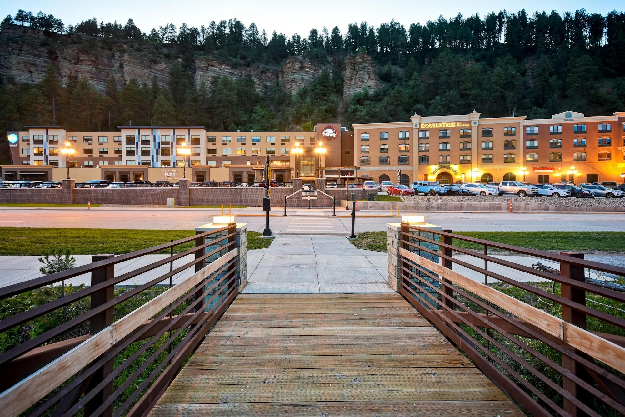 Vista Exterior DoubleTree by Hilton Deadwood at Cadillac Jack's