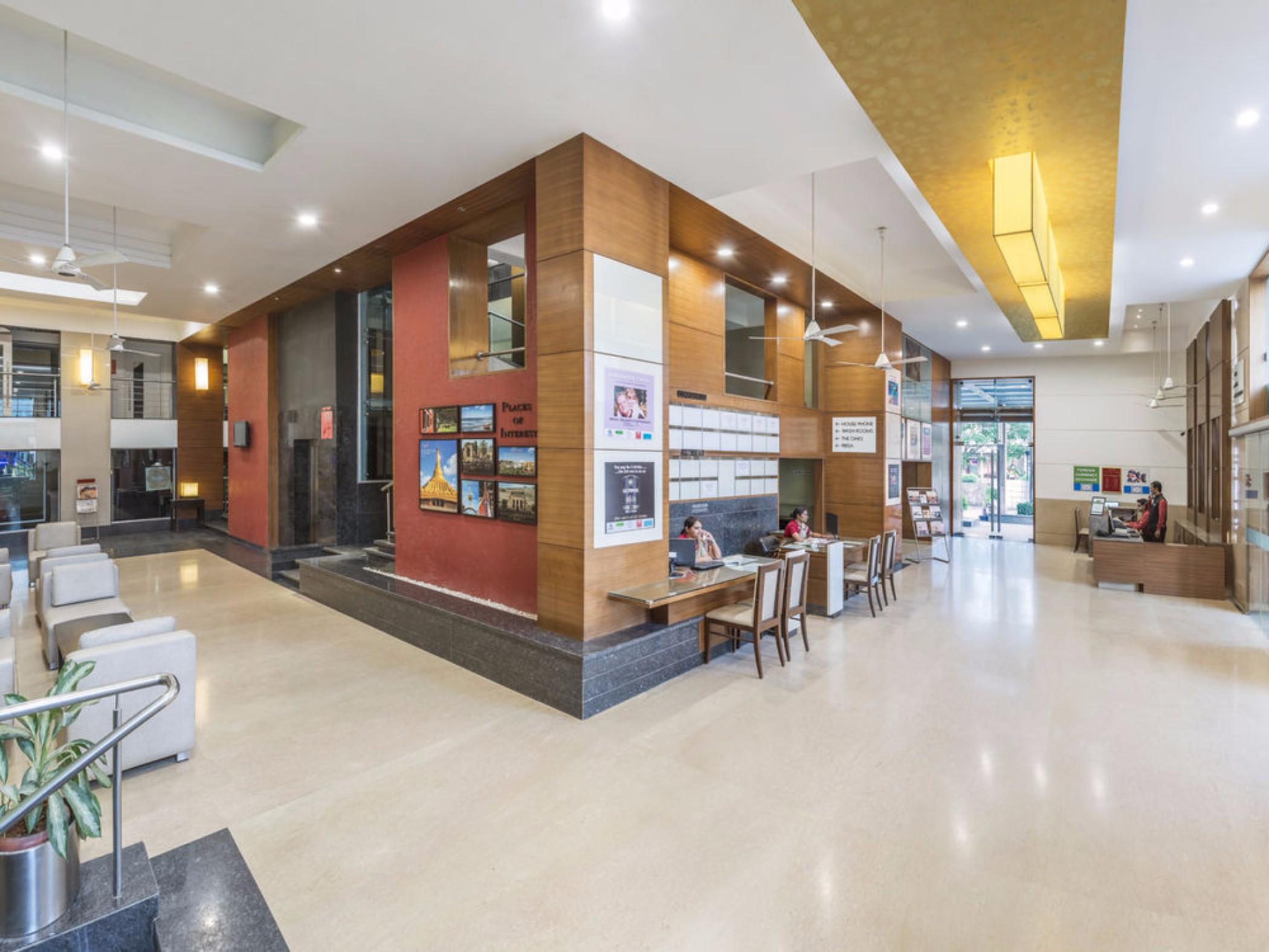 Vista Lobby GCC Hotel and Club