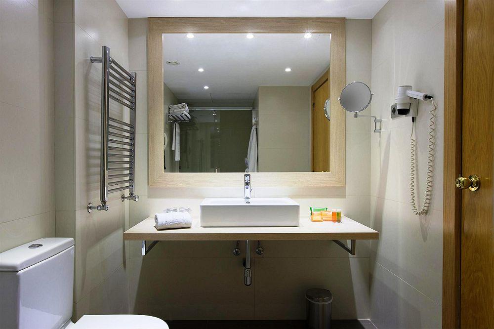 Hotel NH Barcelona Stadium