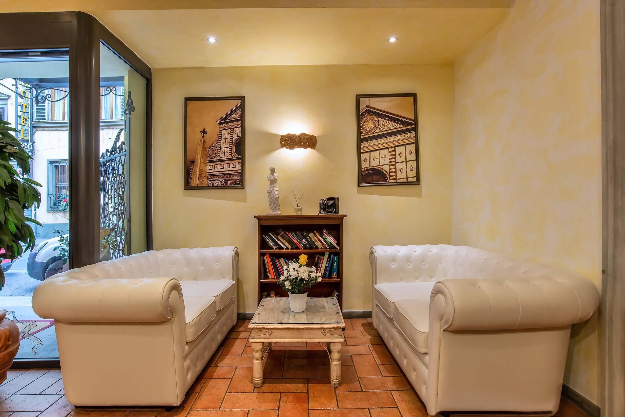 Vista Lobby Hotel Alba Palace