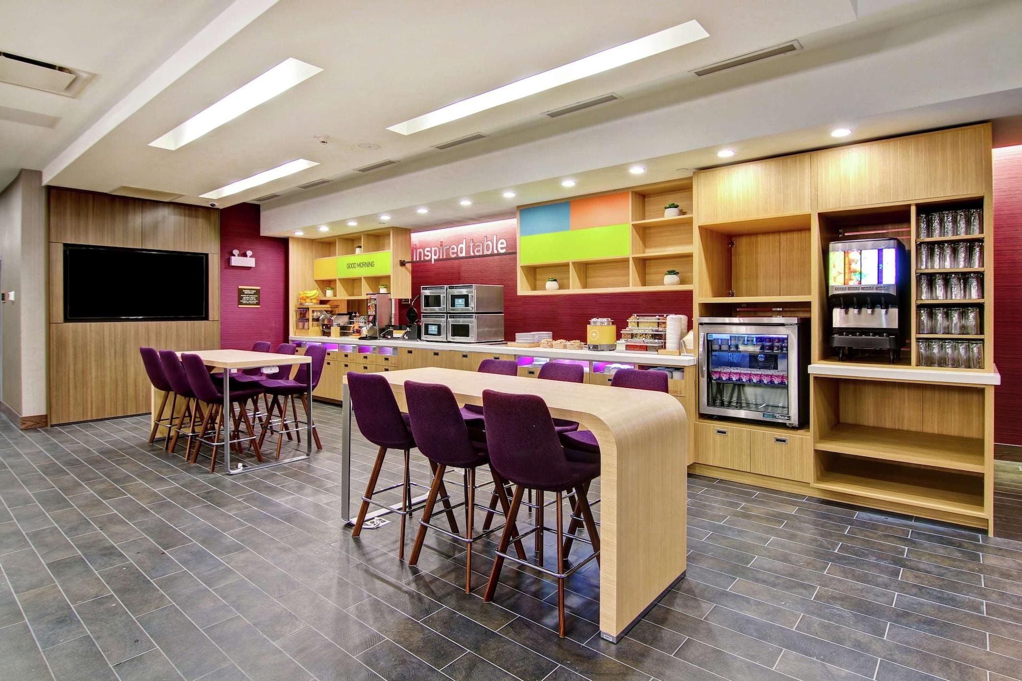 Restaurant Home2 Suites by Hilton Edmonton South