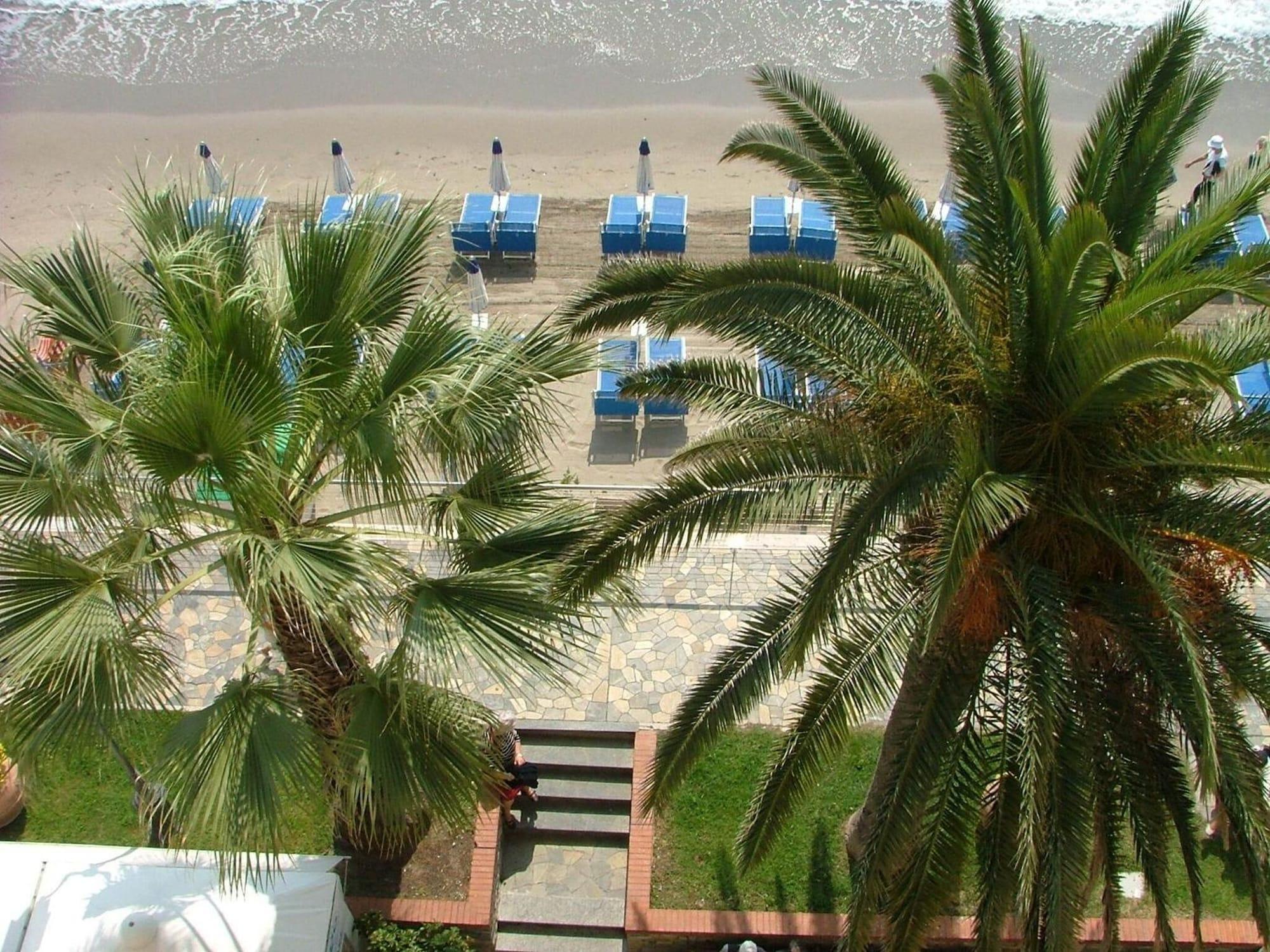 Vista Exterior Hotel Danio Lungomare