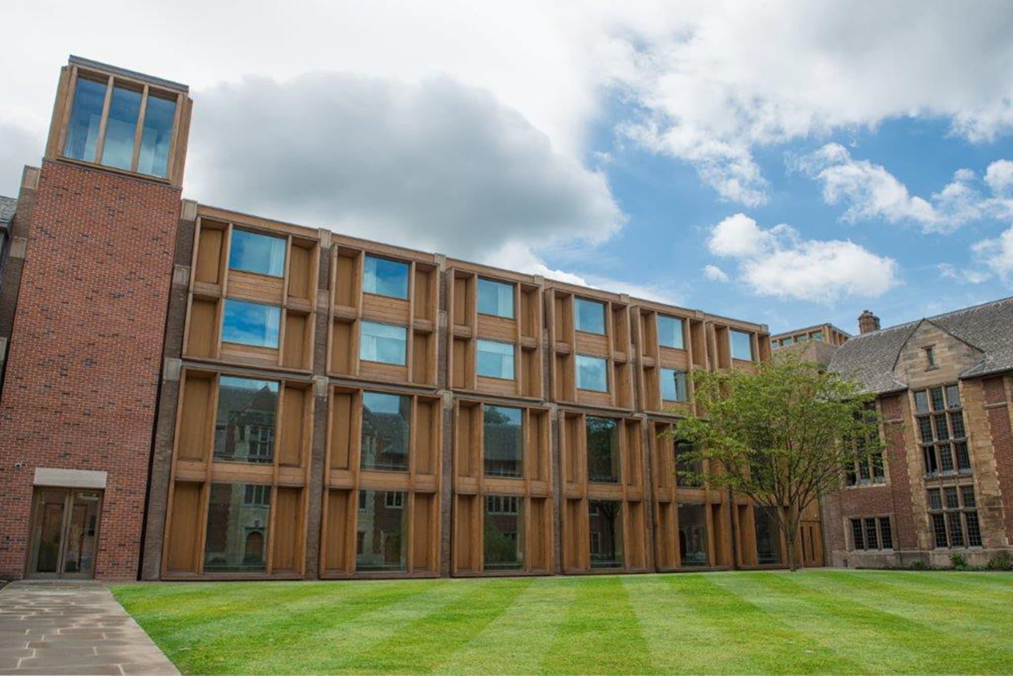 Vista Exterior West Court - Cambridge - Campus Accommodation