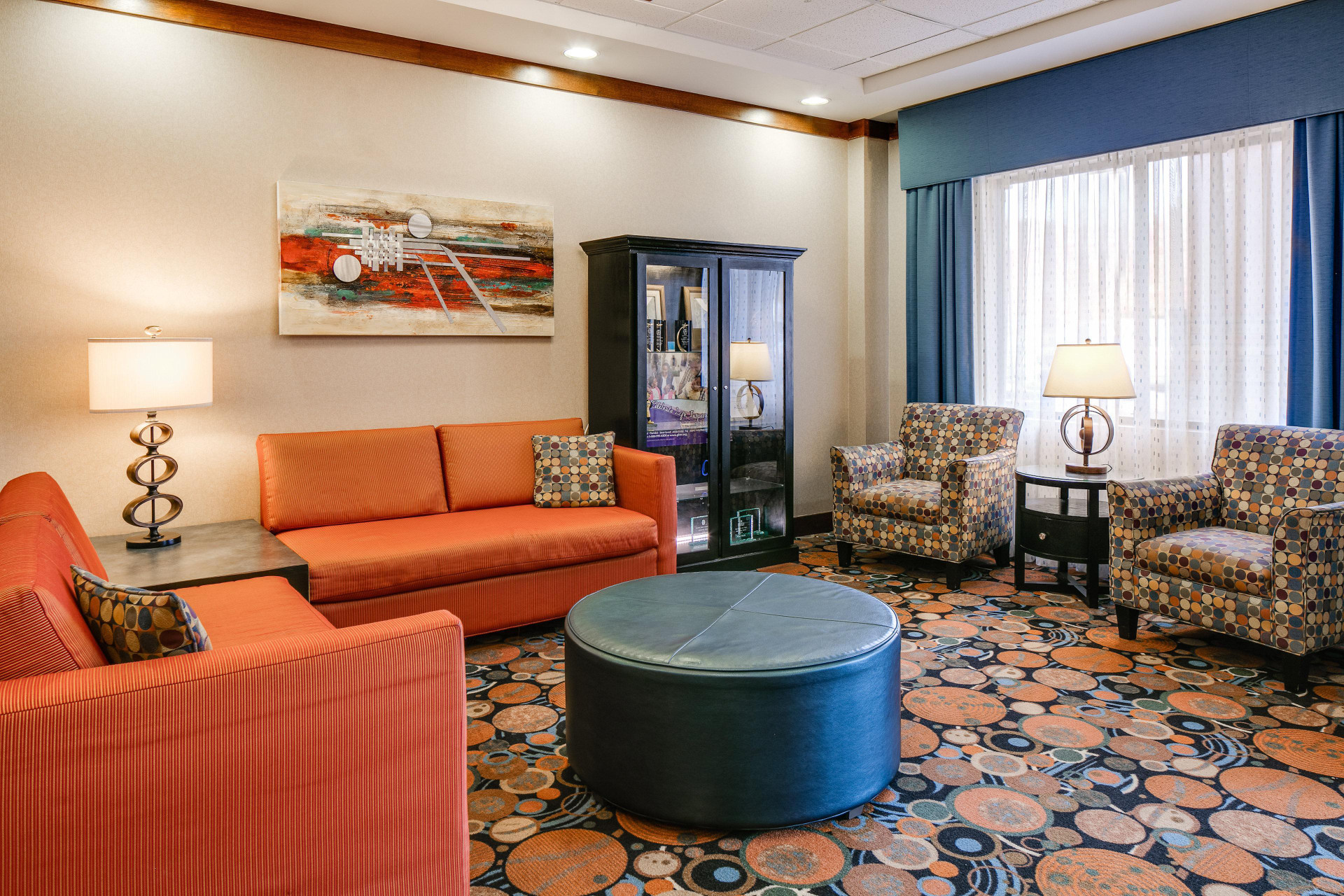 Vista Lobby Holiday Inn Express & Suites Coralville
