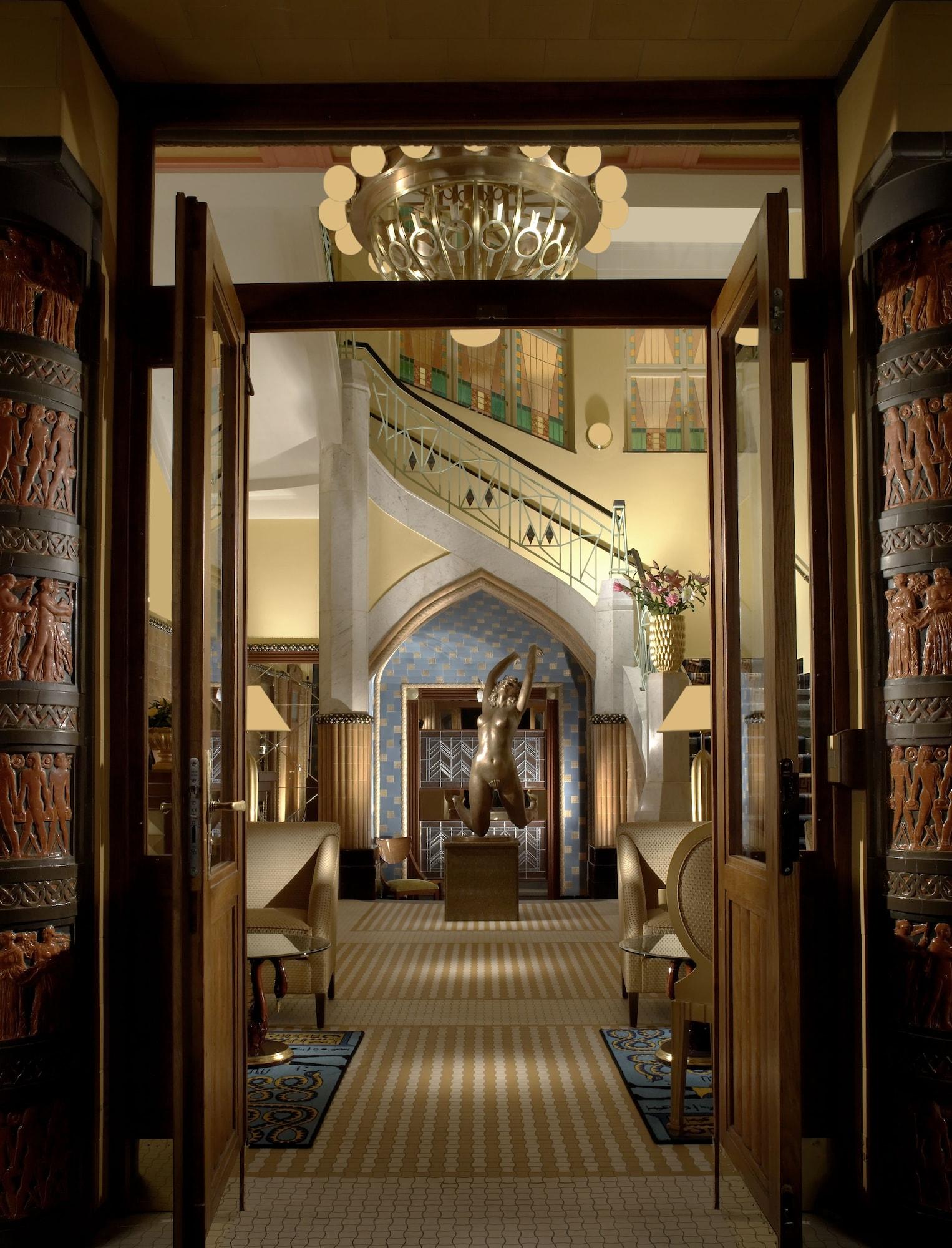 Vista Lobby Art Deco Imperial Hotel