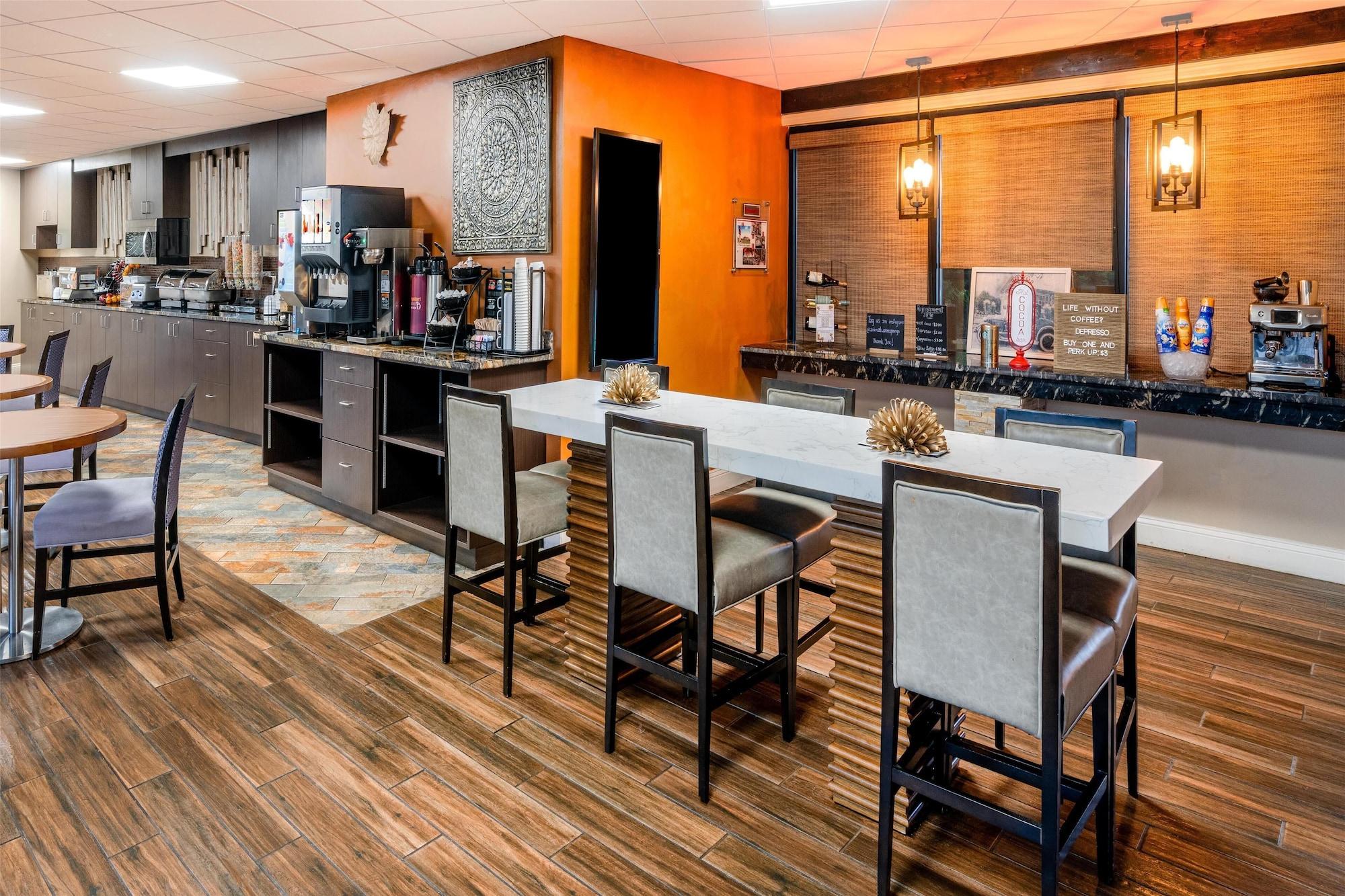 Restaurant Aiden by Best Western Warm Springs Hotel and Event Center