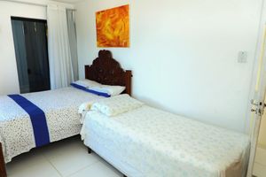Alquiler Vacacional - House 15 minutes from Salvador Airport and 30 SECONDS from the beach!