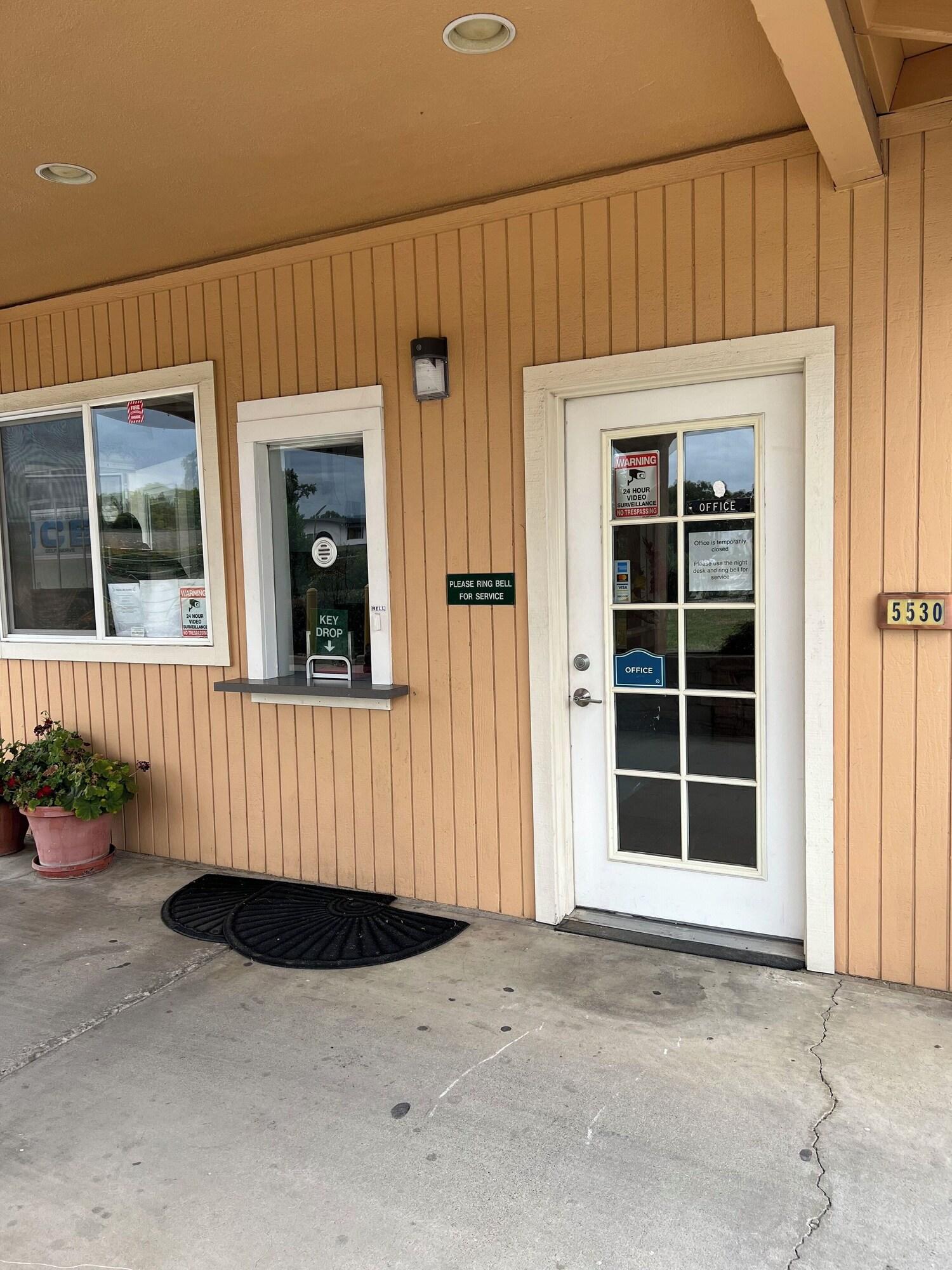 Vista Lobby Travel Inn Gilroy