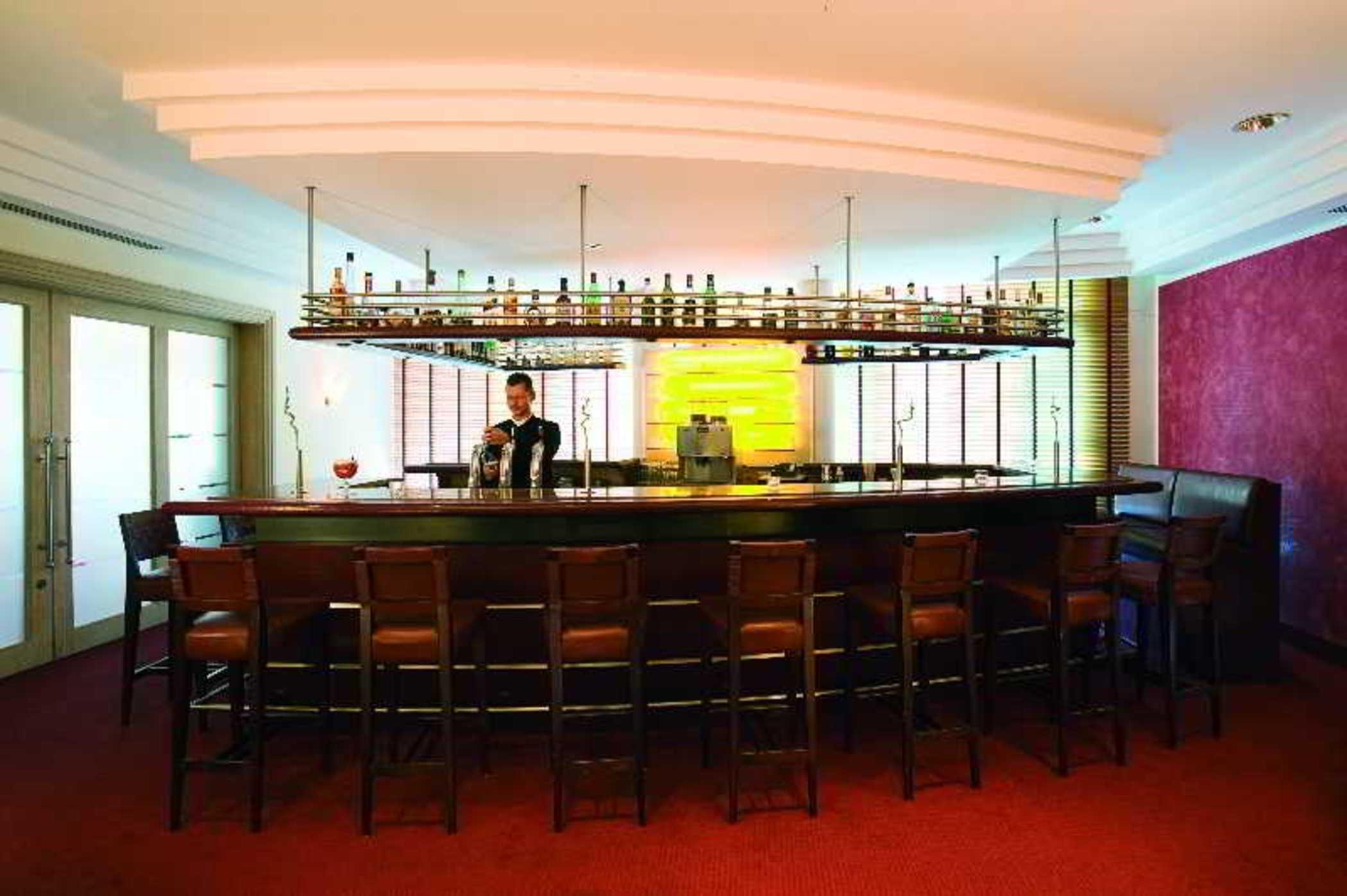 Bar/Salón NH Potsdam