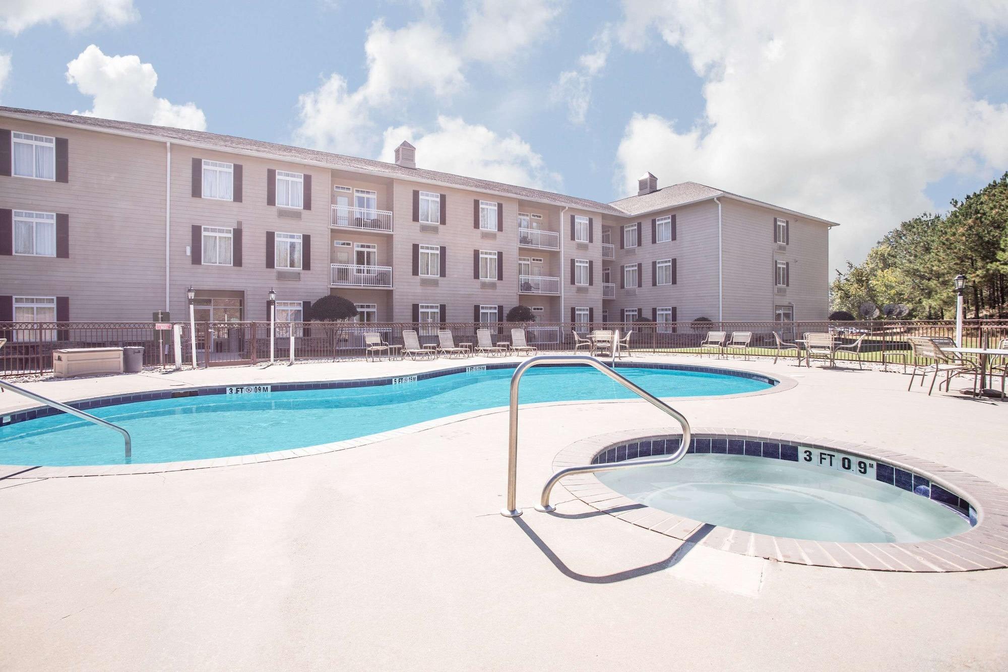 Vista Piscina Hawthorn Extended Stay by Wyndham Conyers