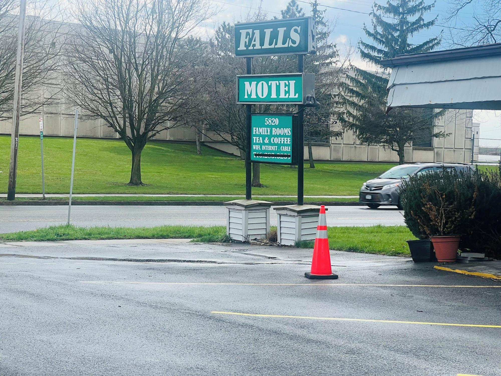 Vista Exterior Falls Motel