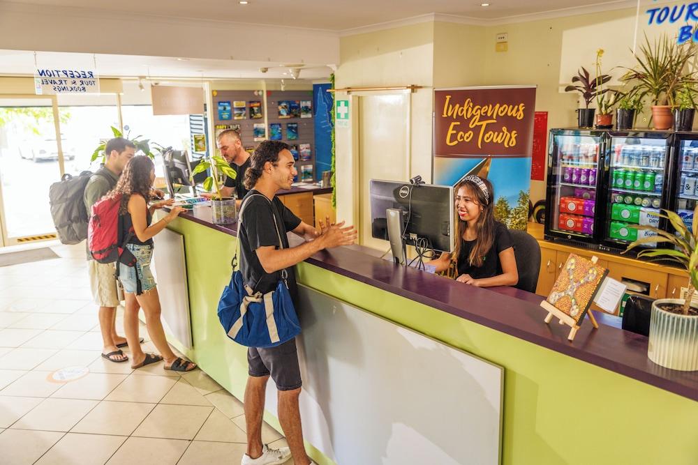 Vista Lobby YHA Cairns Central