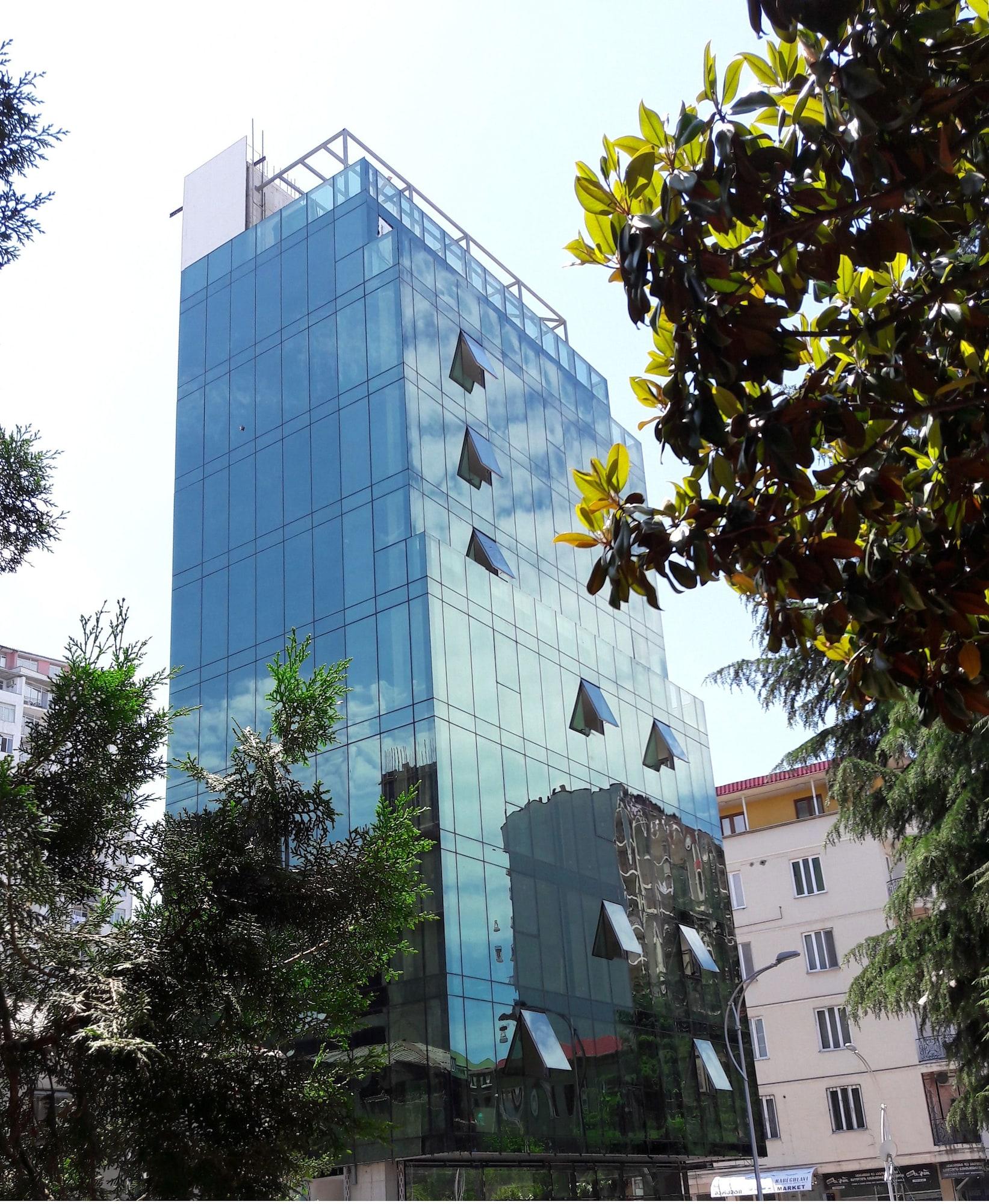 Varios Hotel Green Glass