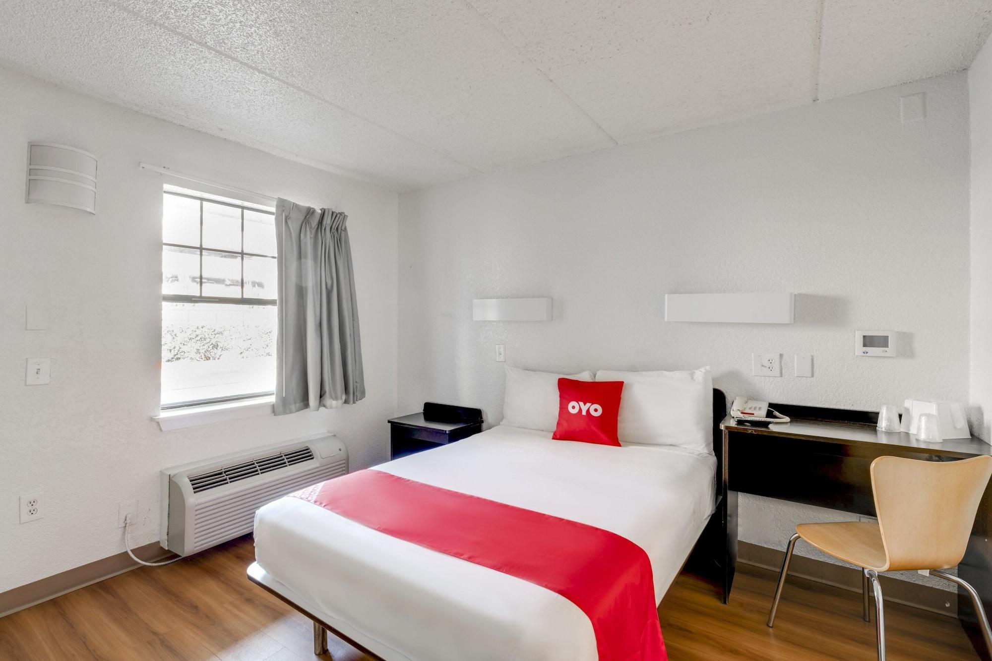 Varios OYO Hotel Houston Katy Freeway