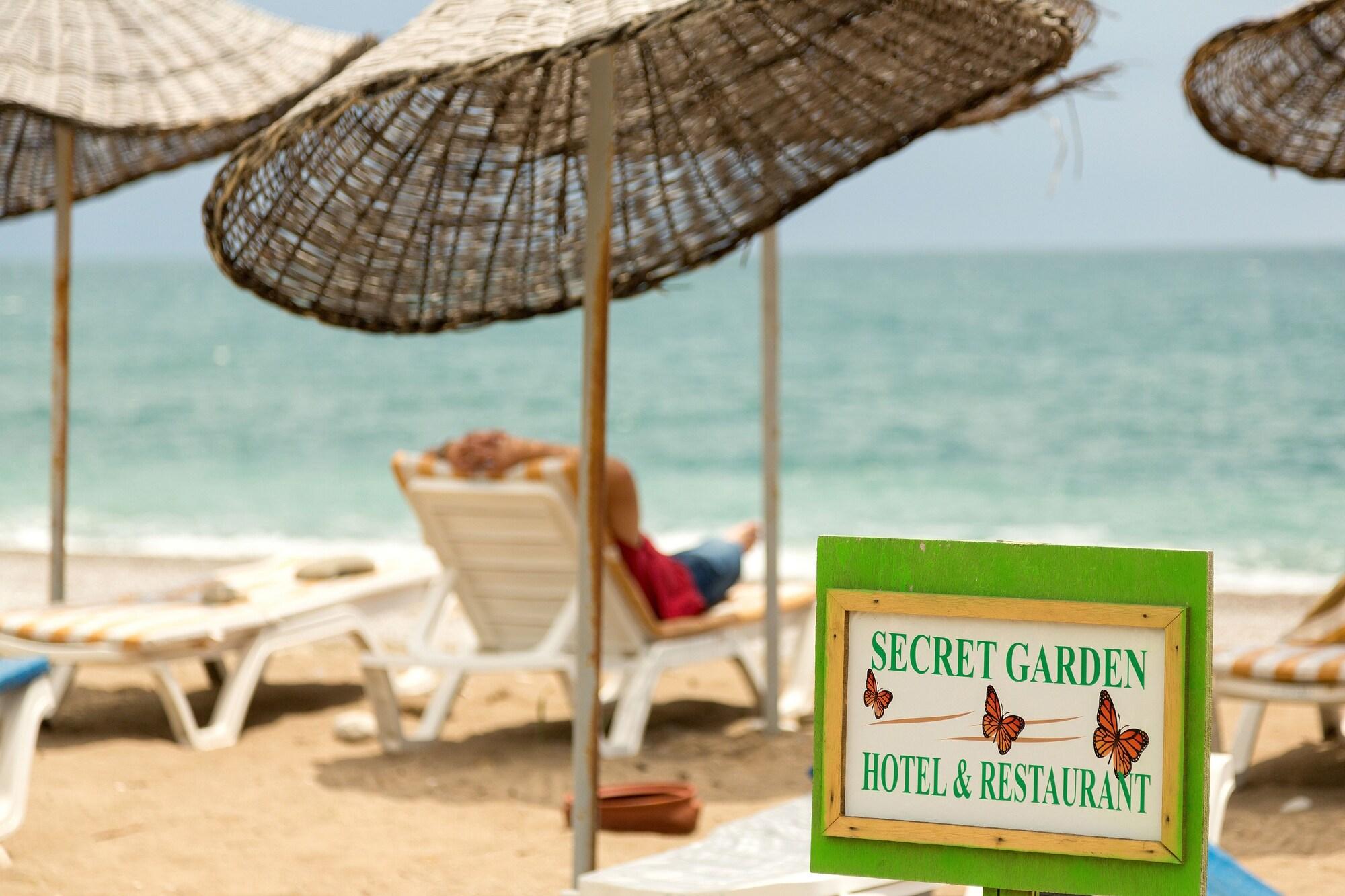 Varios Secret Garden Bungalows Hotel