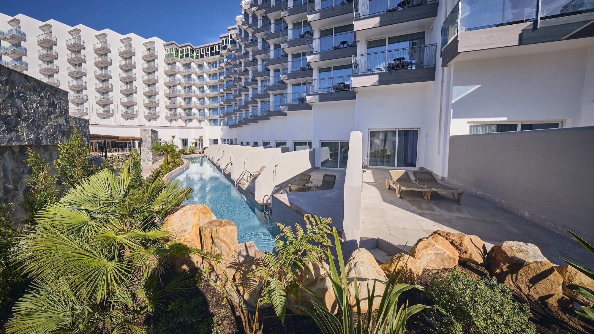Vista Exterior Hotel Cádiz Bahía by Q Hotels